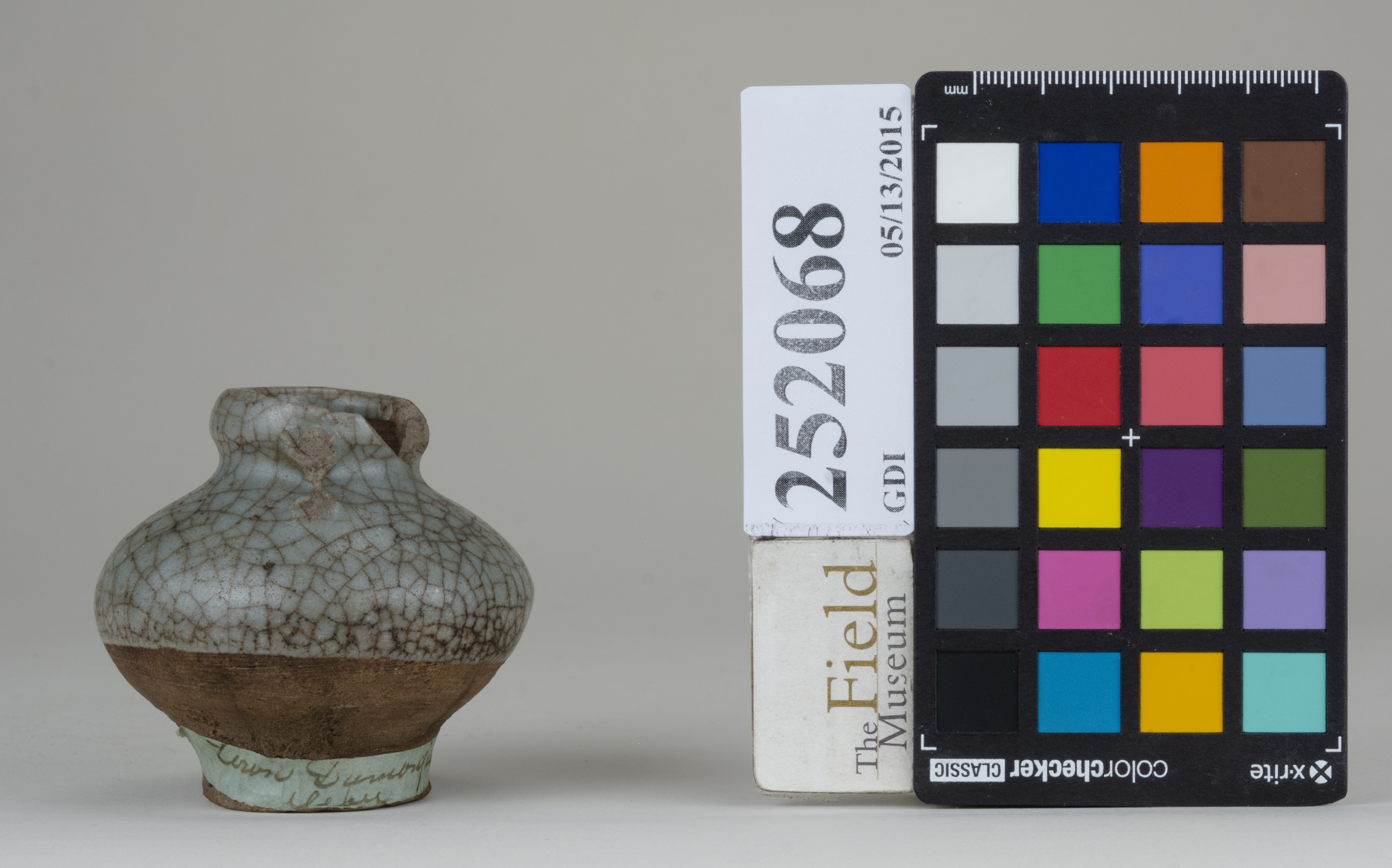 Left (c) Field Museum of Natural History - CC BY-NC 4.0