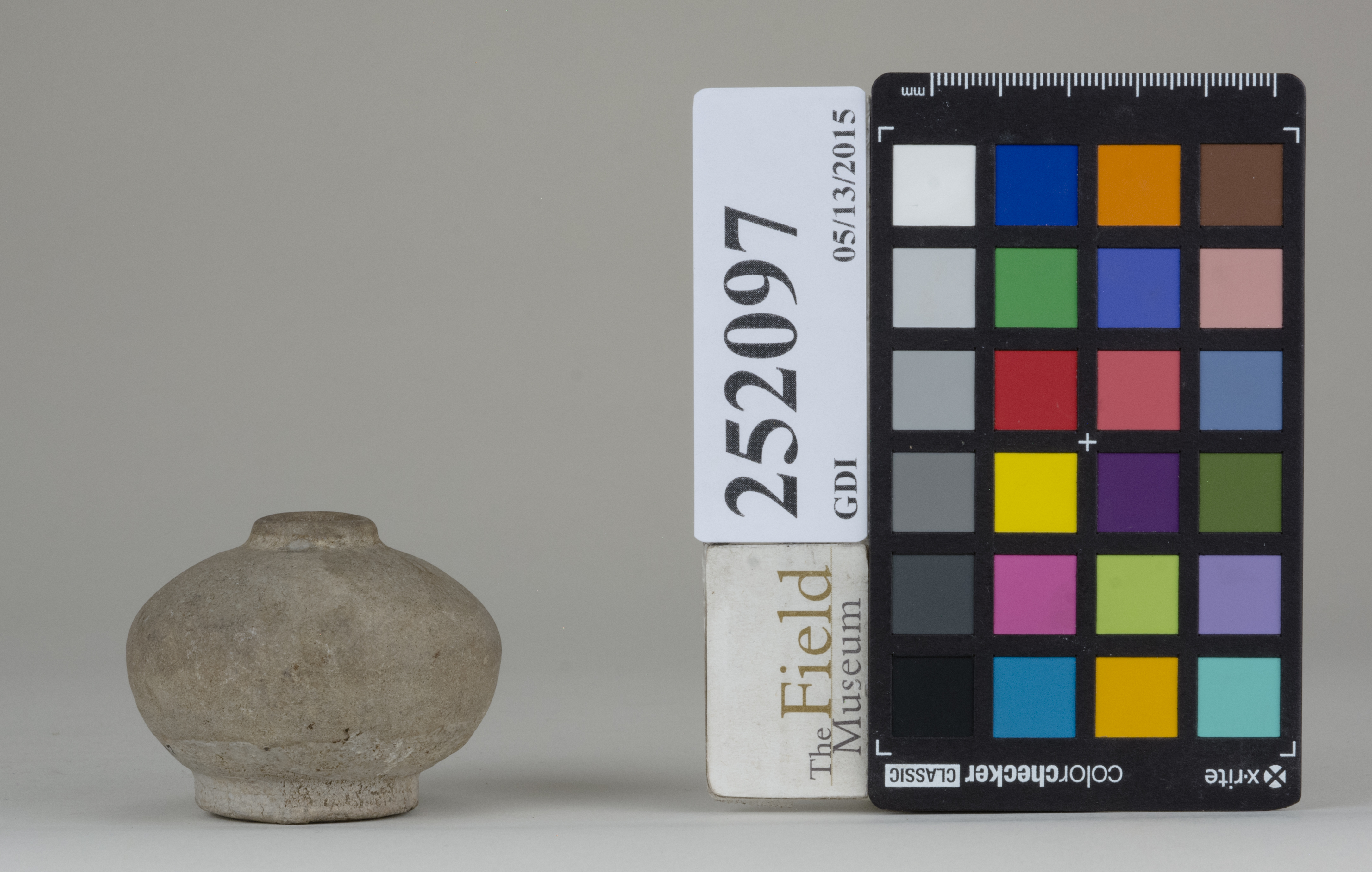 Left (c) Field Museum of Natural History - CC BY-NC 4.0