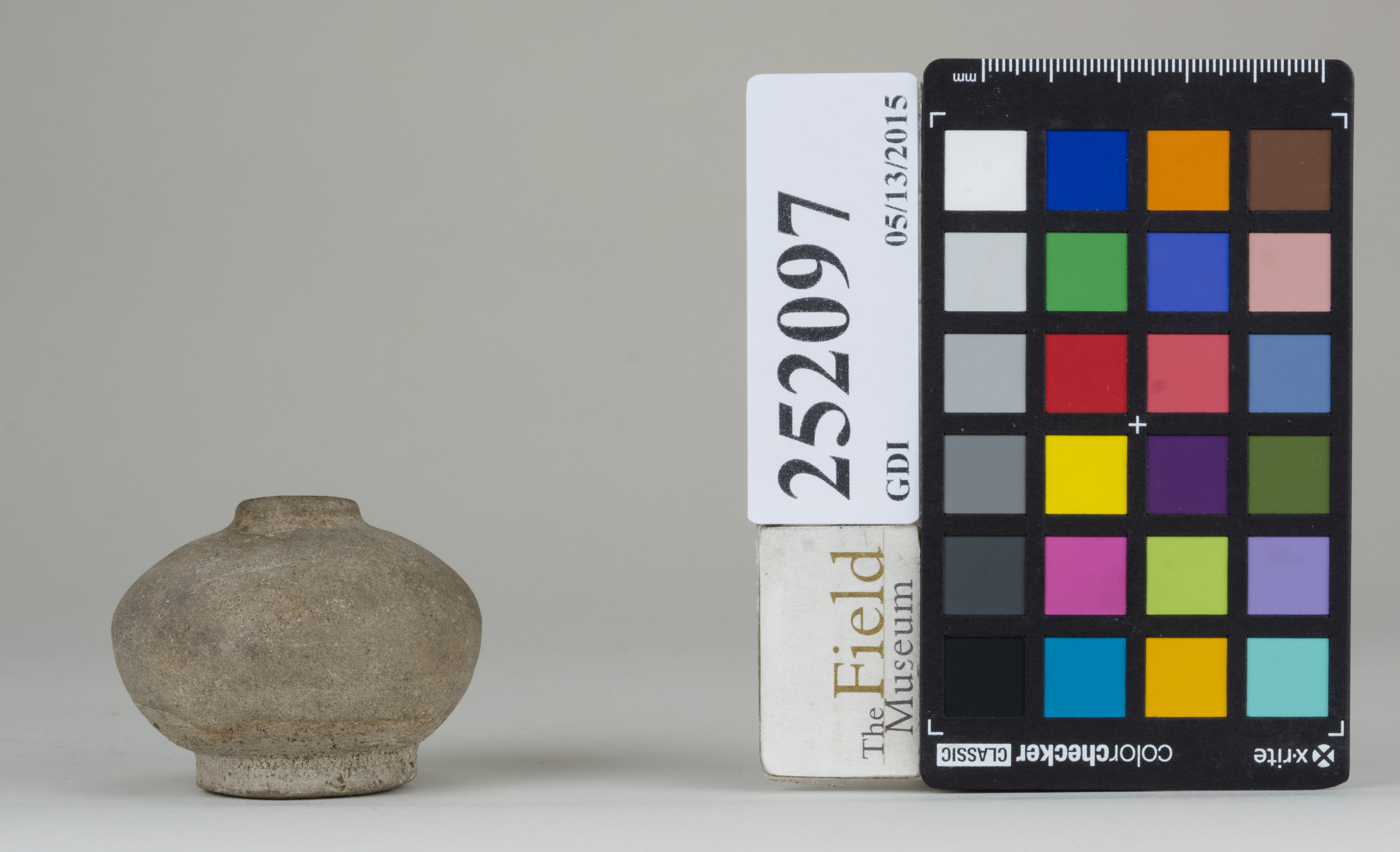 Right (c) Field Museum of Natural History - CC BY-NC 4.0