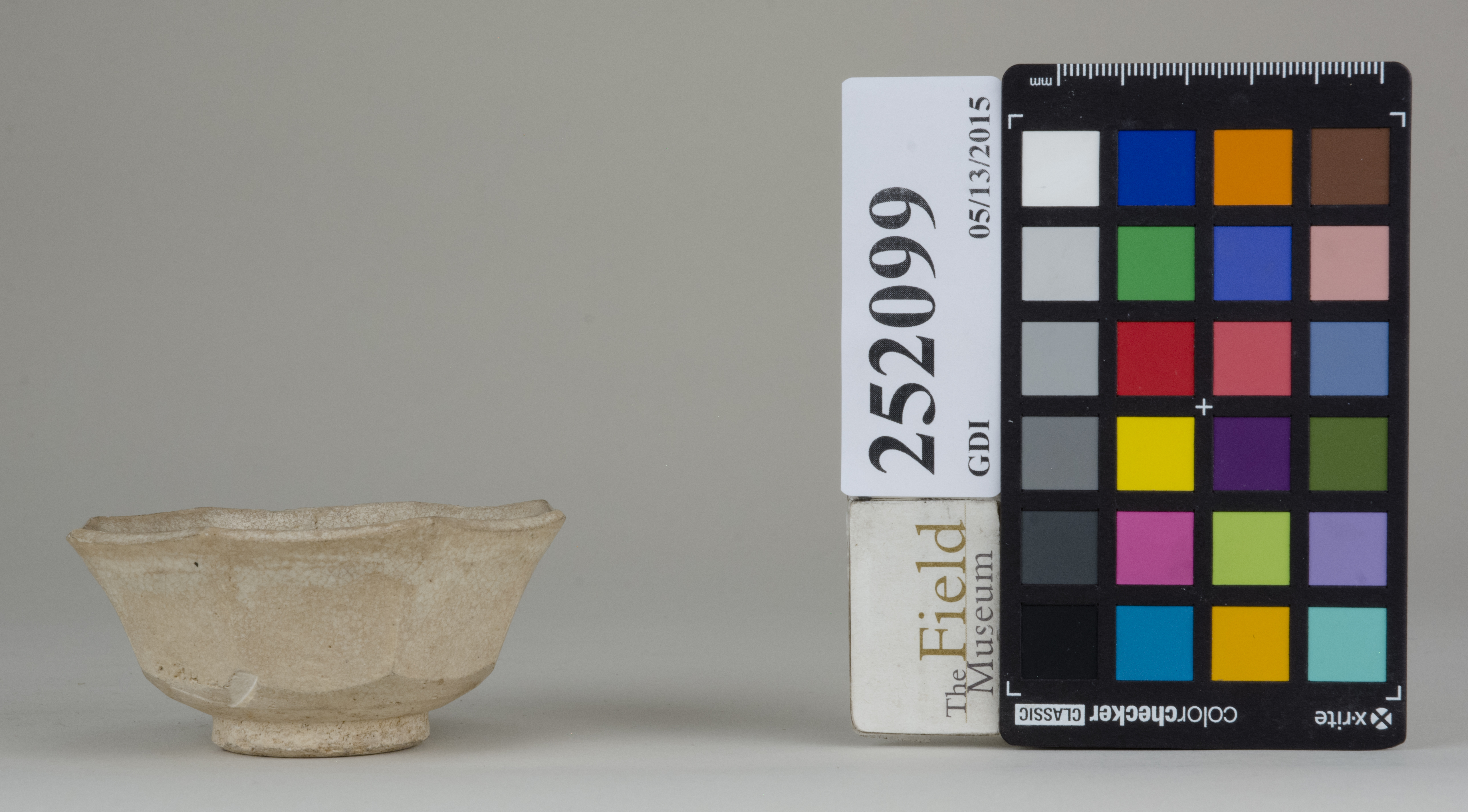 Left (c) Field Museum of Natural History - CC BY-NC 4.0