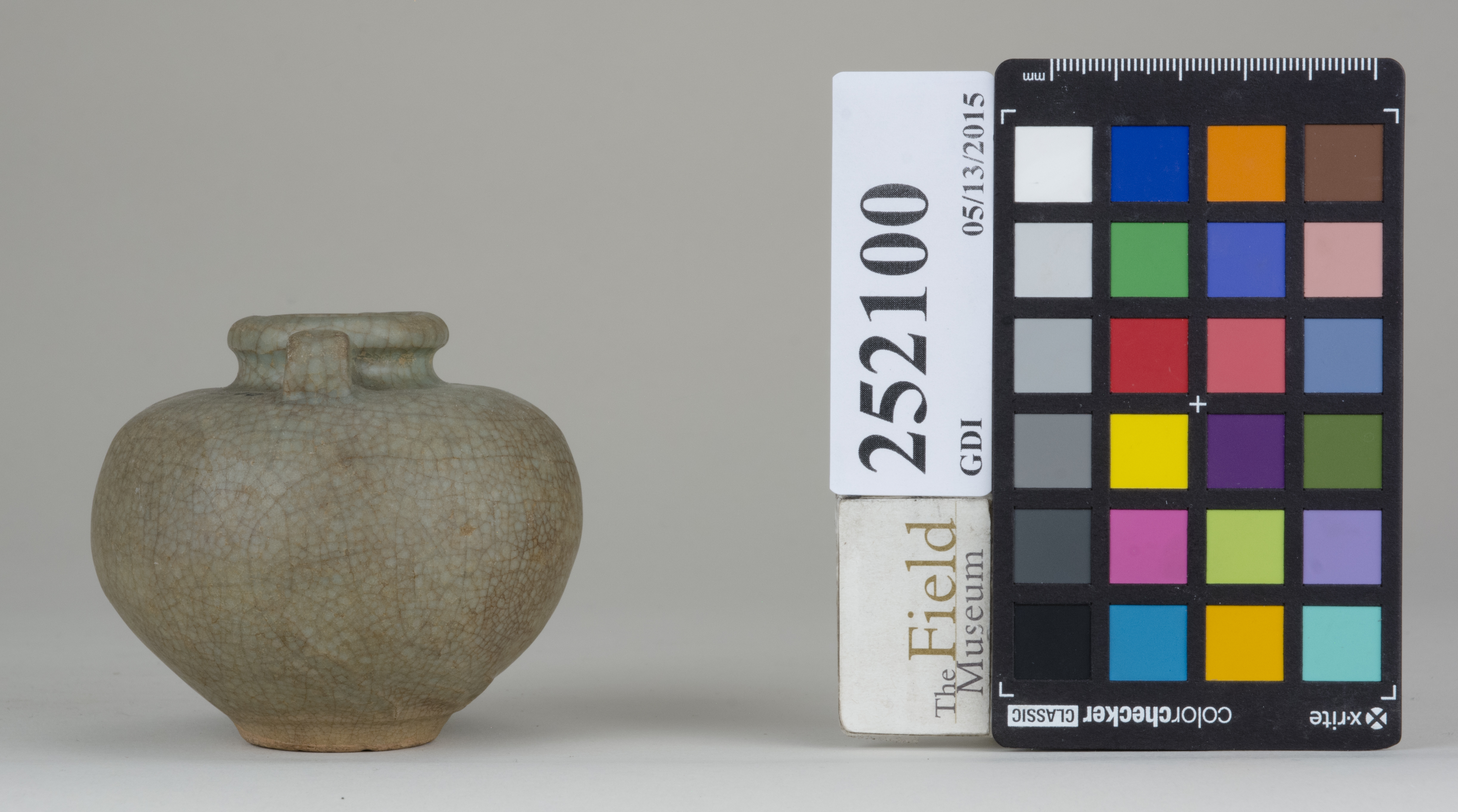 Left (c) Field Museum of Natural History - CC BY-NC 4.0