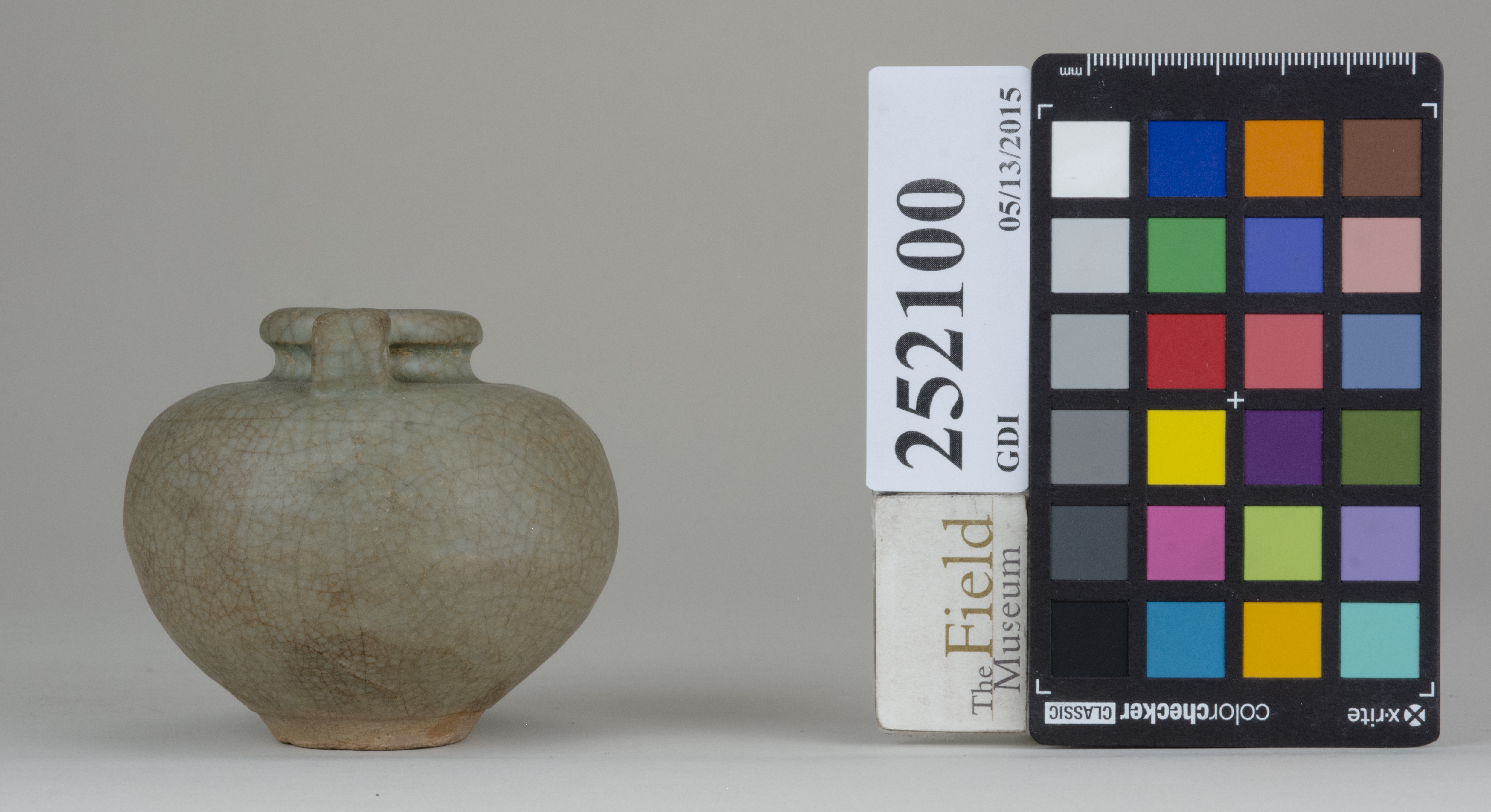 Right (c) Field Museum of Natural History - CC BY-NC 4.0