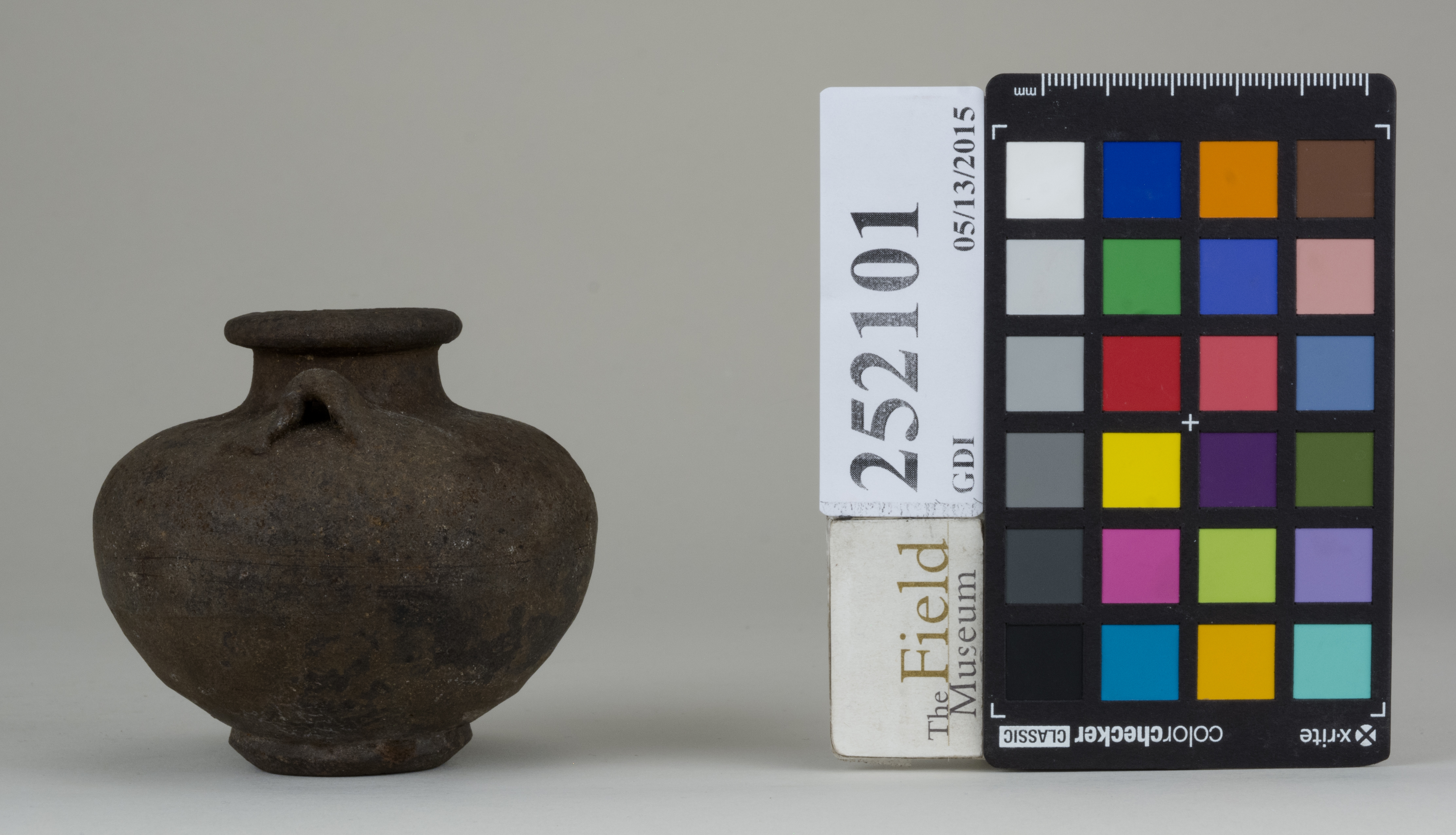 Left (c) Field Museum of Natural History - CC BY-NC 4.0