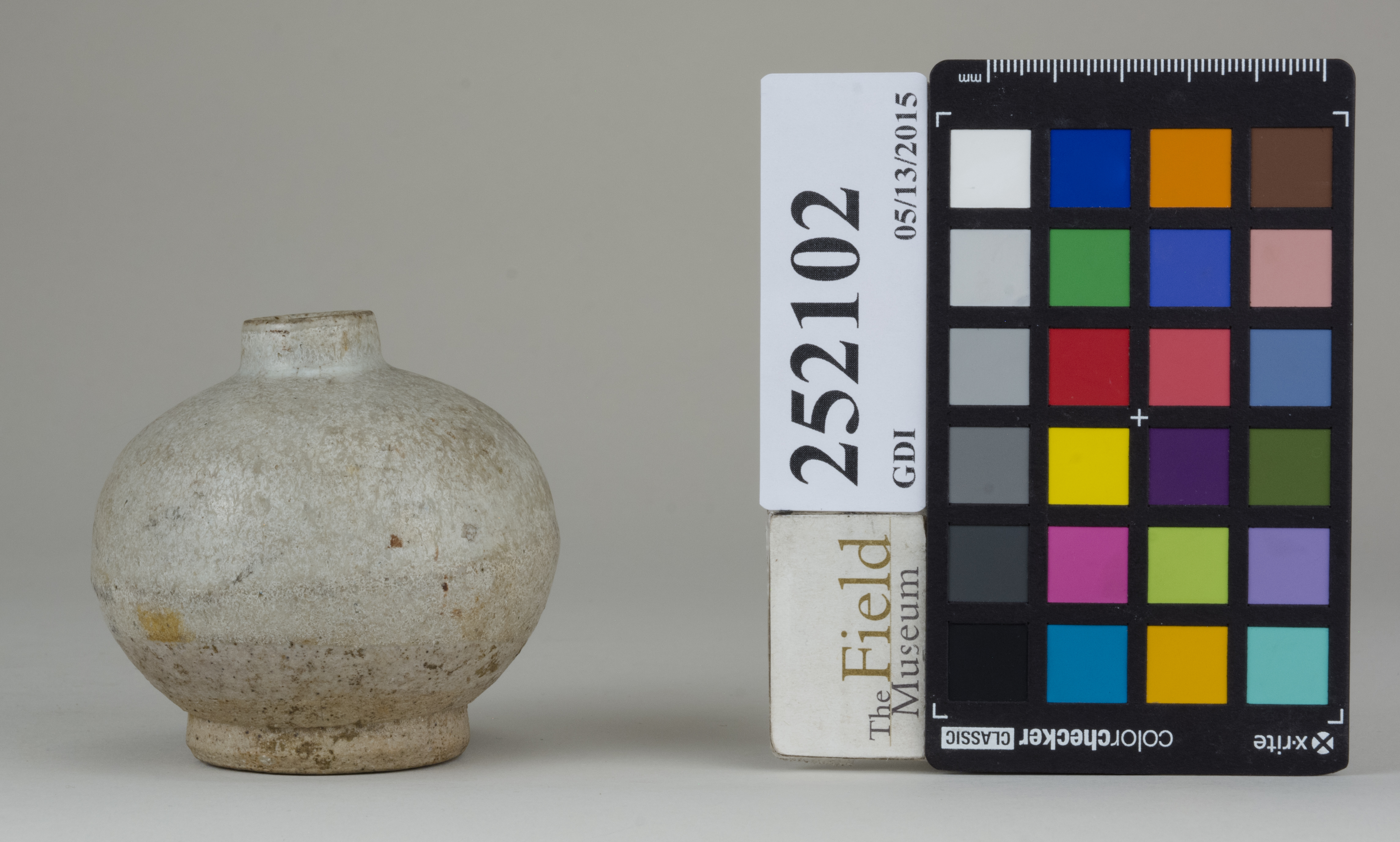 Left (c) Field Museum of Natural History - CC BY-NC 4.0