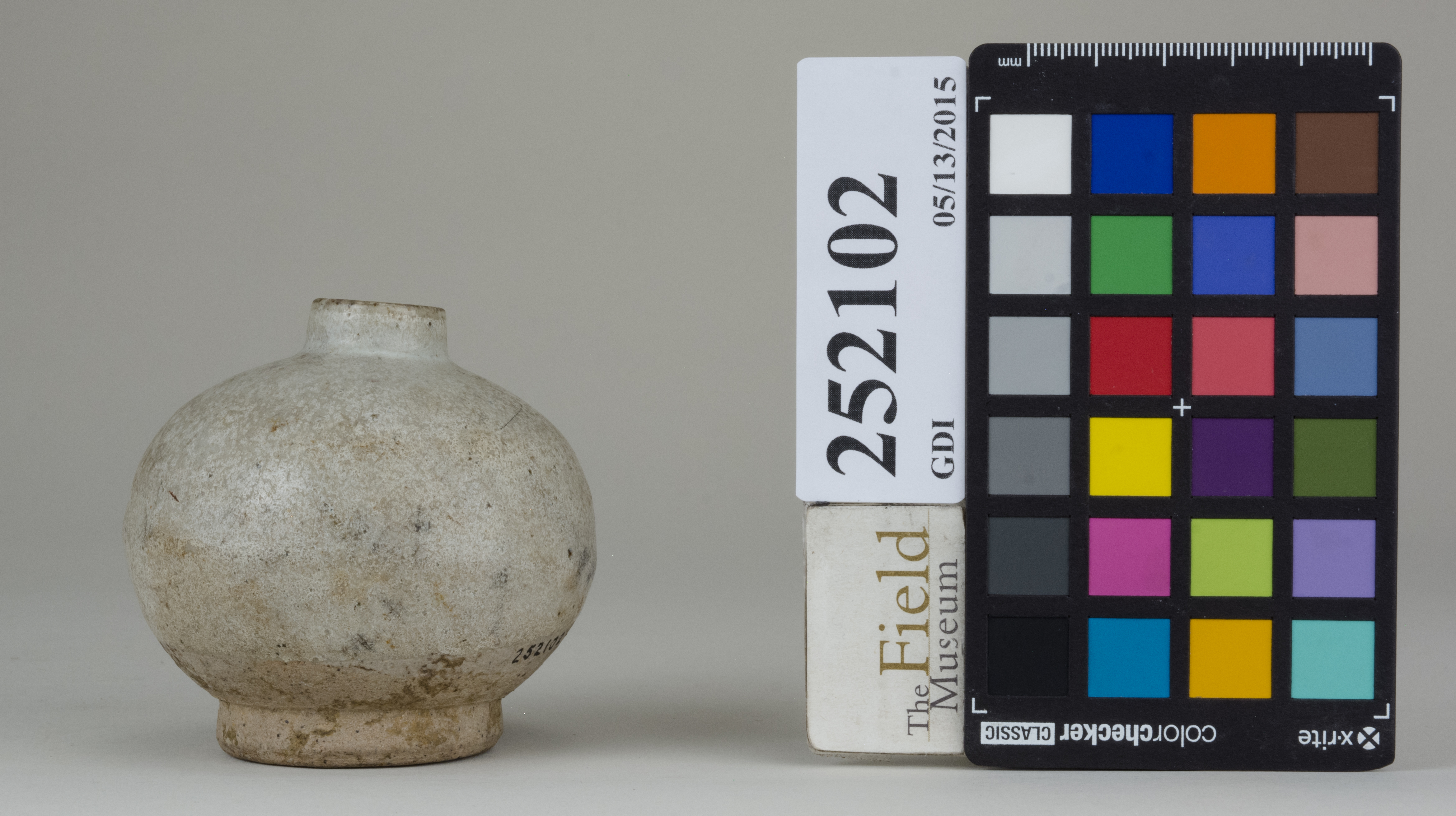 Right (c) Field Museum of Natural History - CC BY-NC 4.0