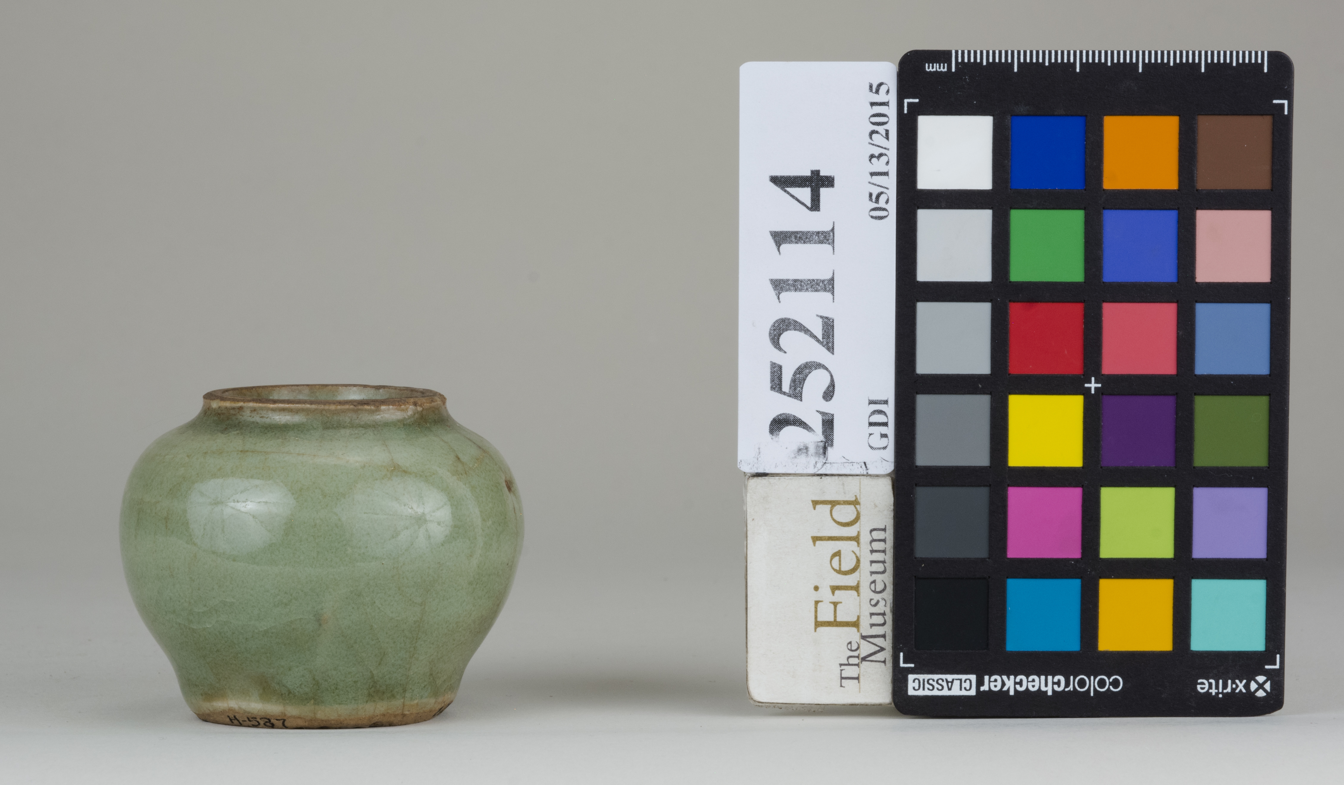 Right (c) Field Museum of Natural History - CC BY-NC 4.0