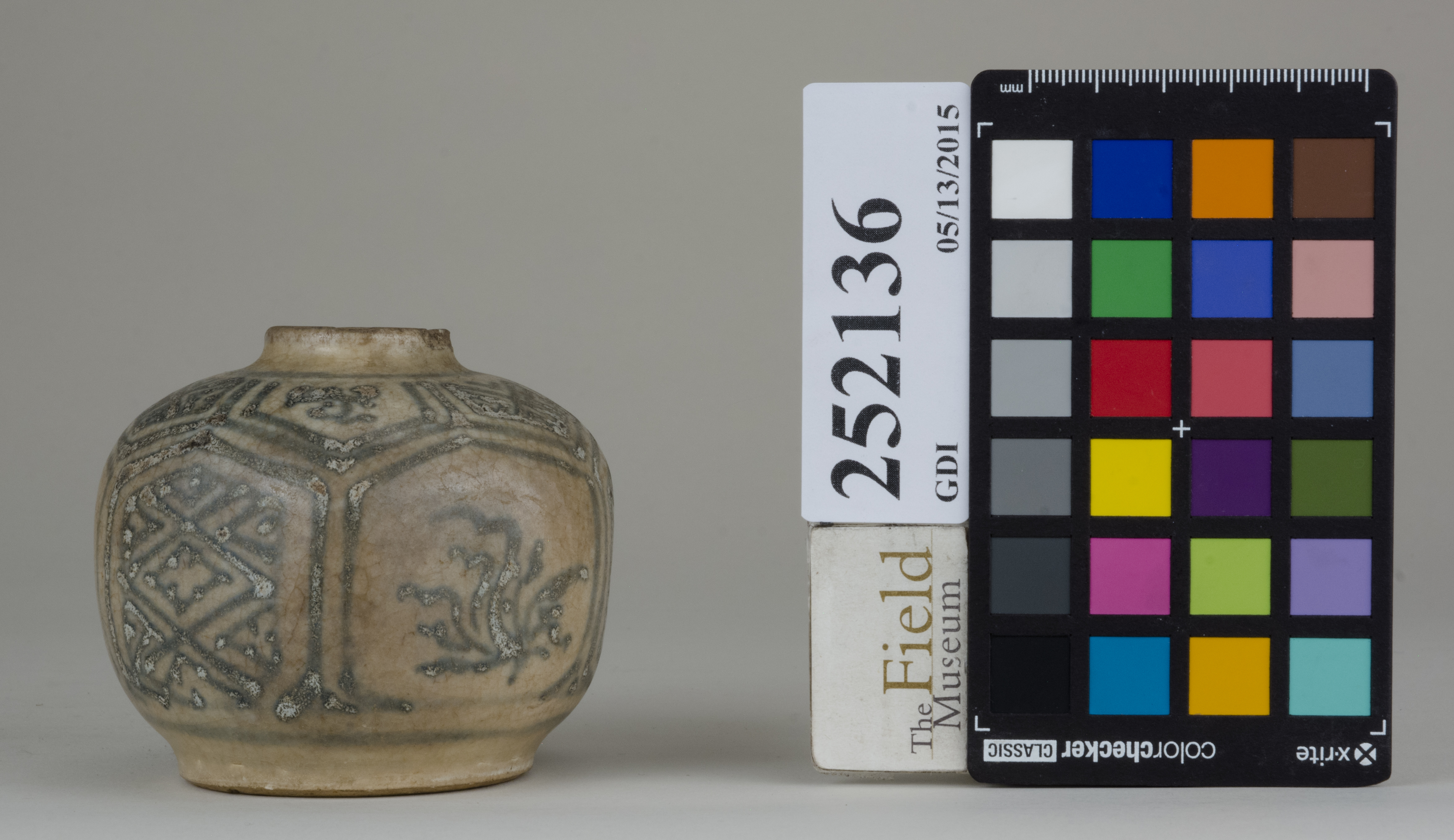 Left (c) Field Museum of Natural History - CC BY-NC 4.0