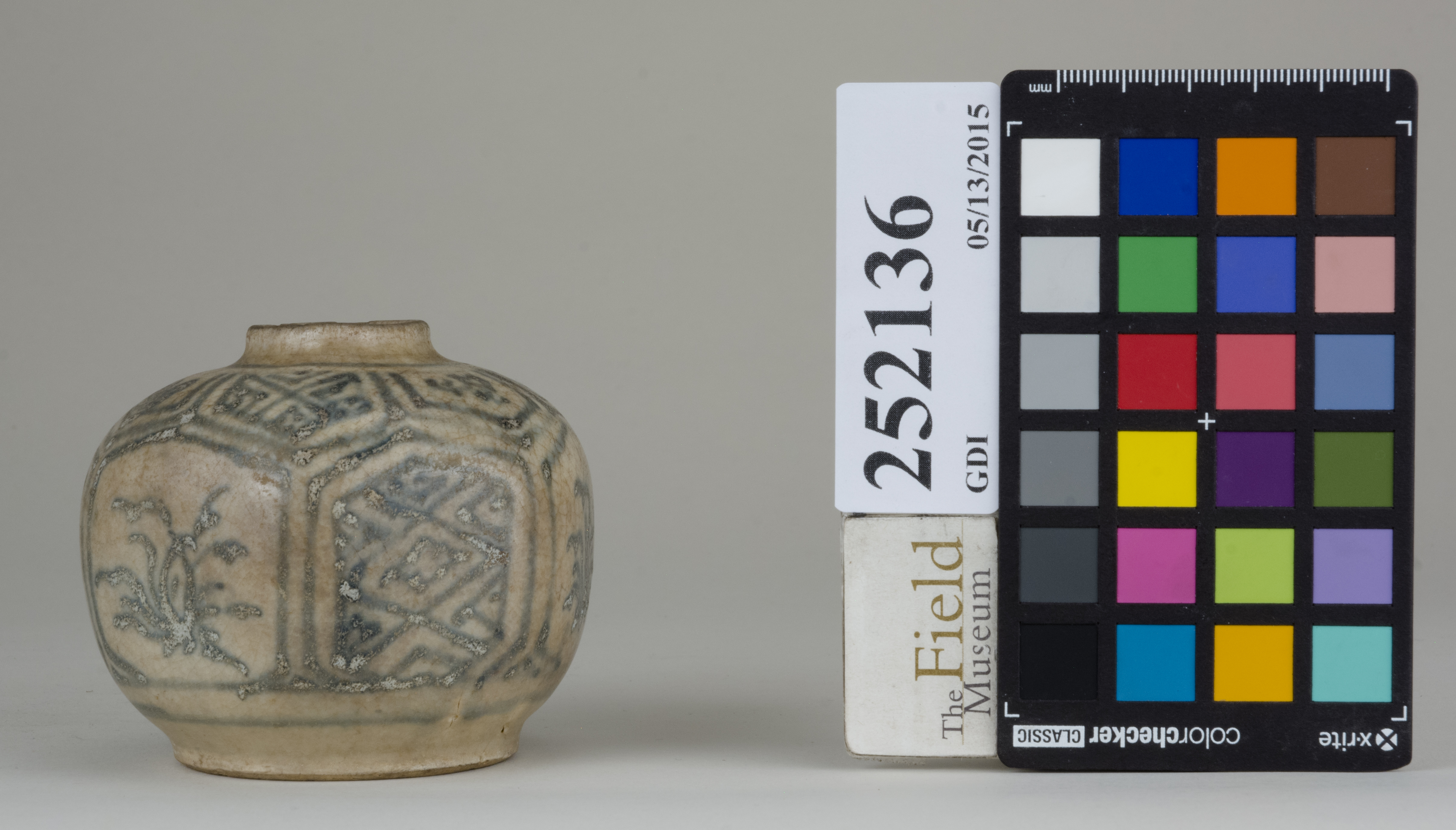 Right (c) Field Museum of Natural History - CC BY-NC 4.0