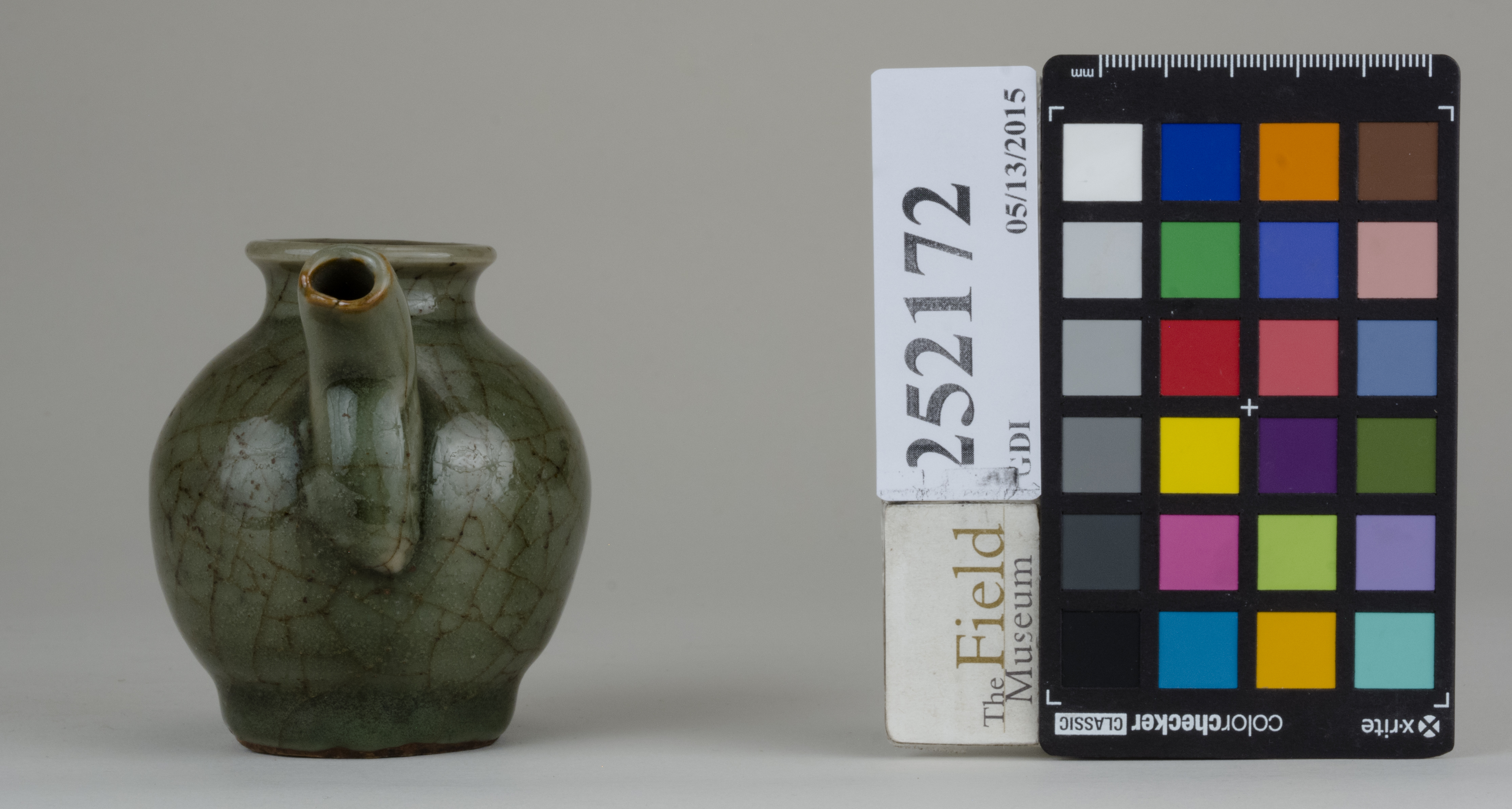 Right (c) Field Museum of Natural History - CC BY-NC 4.0