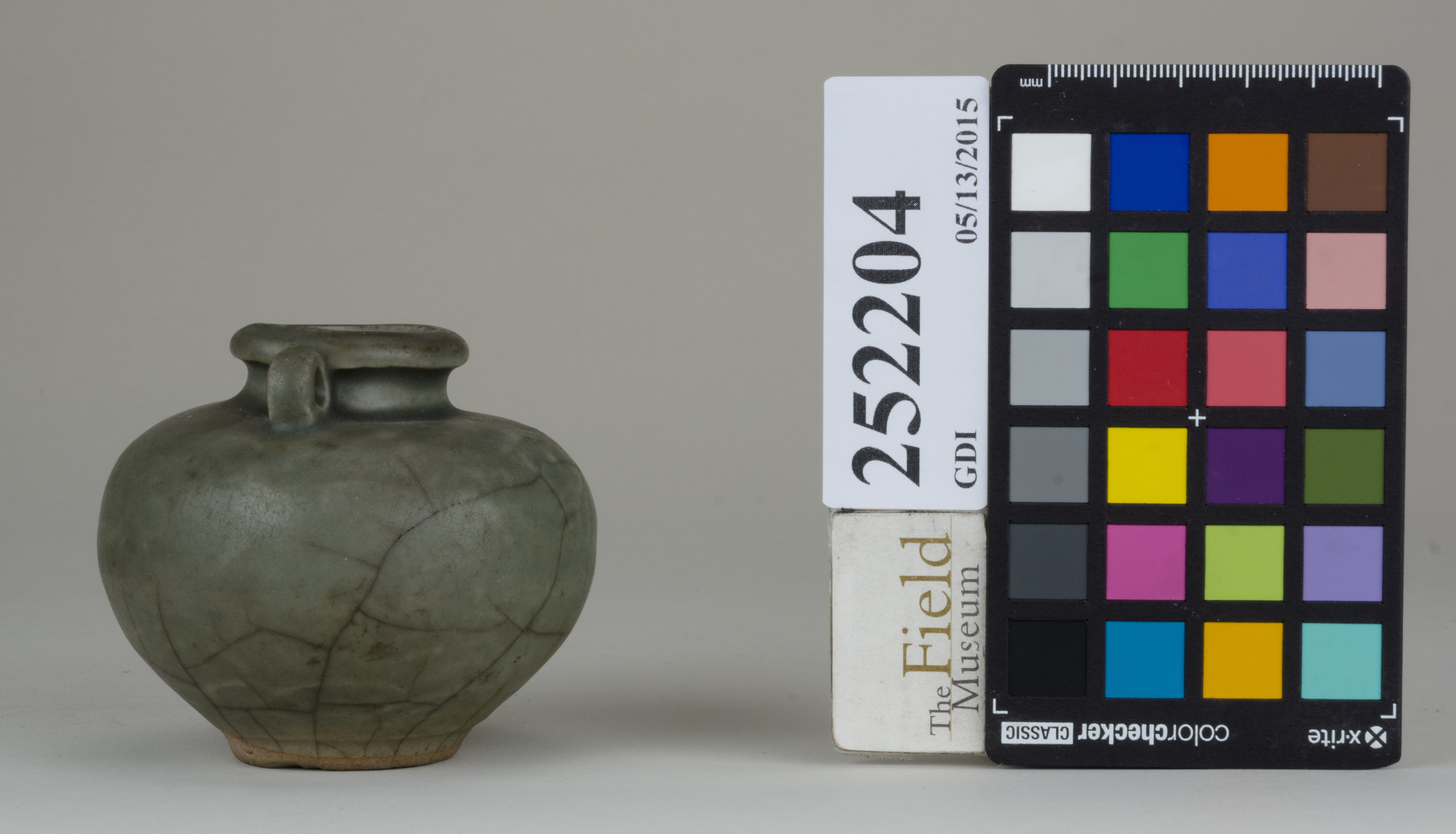 Left (c) Field Museum of Natural History - CC BY-NC 4.0