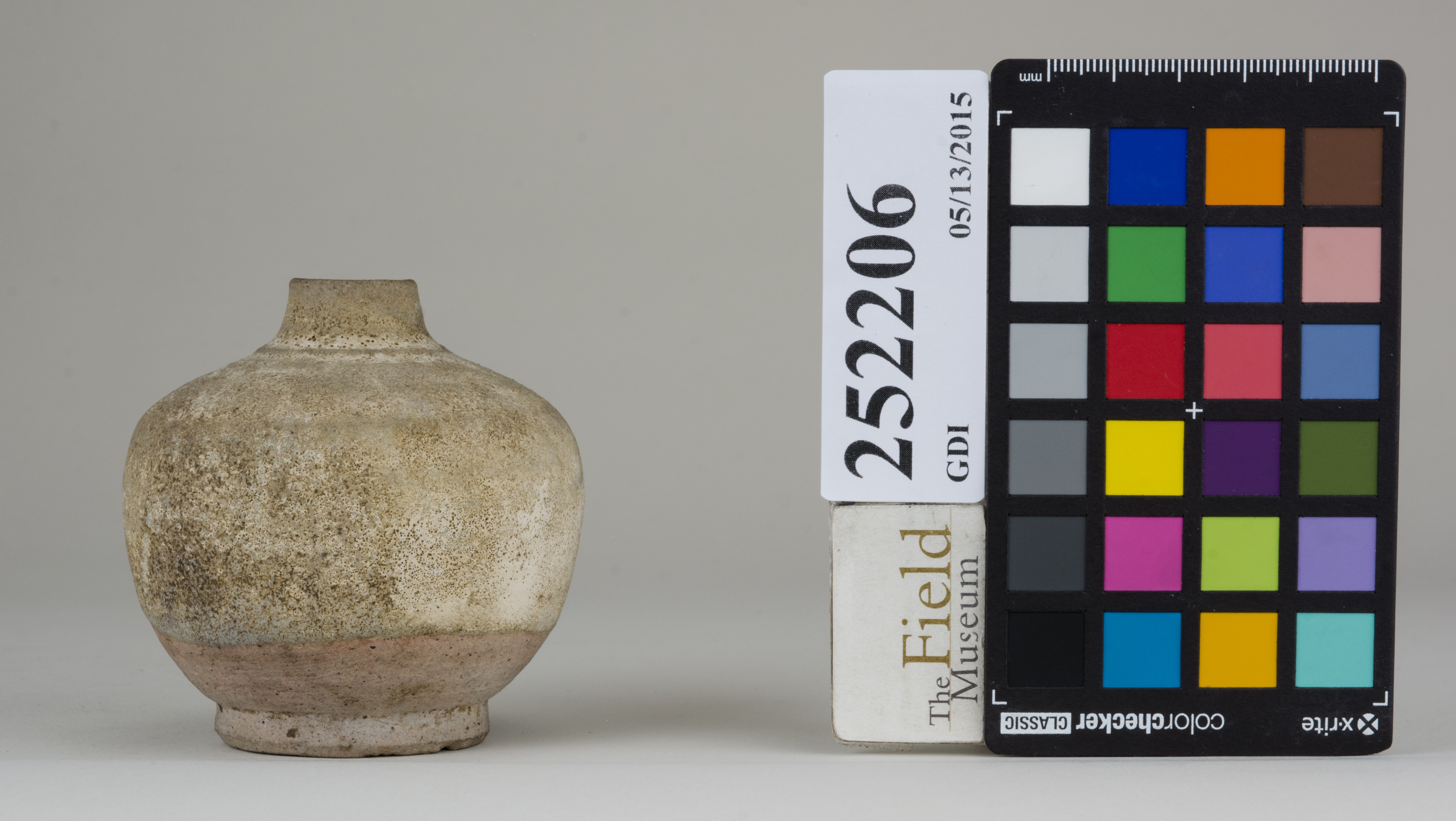 Left (c) Field Museum of Natural History - CC BY-NC 4.0