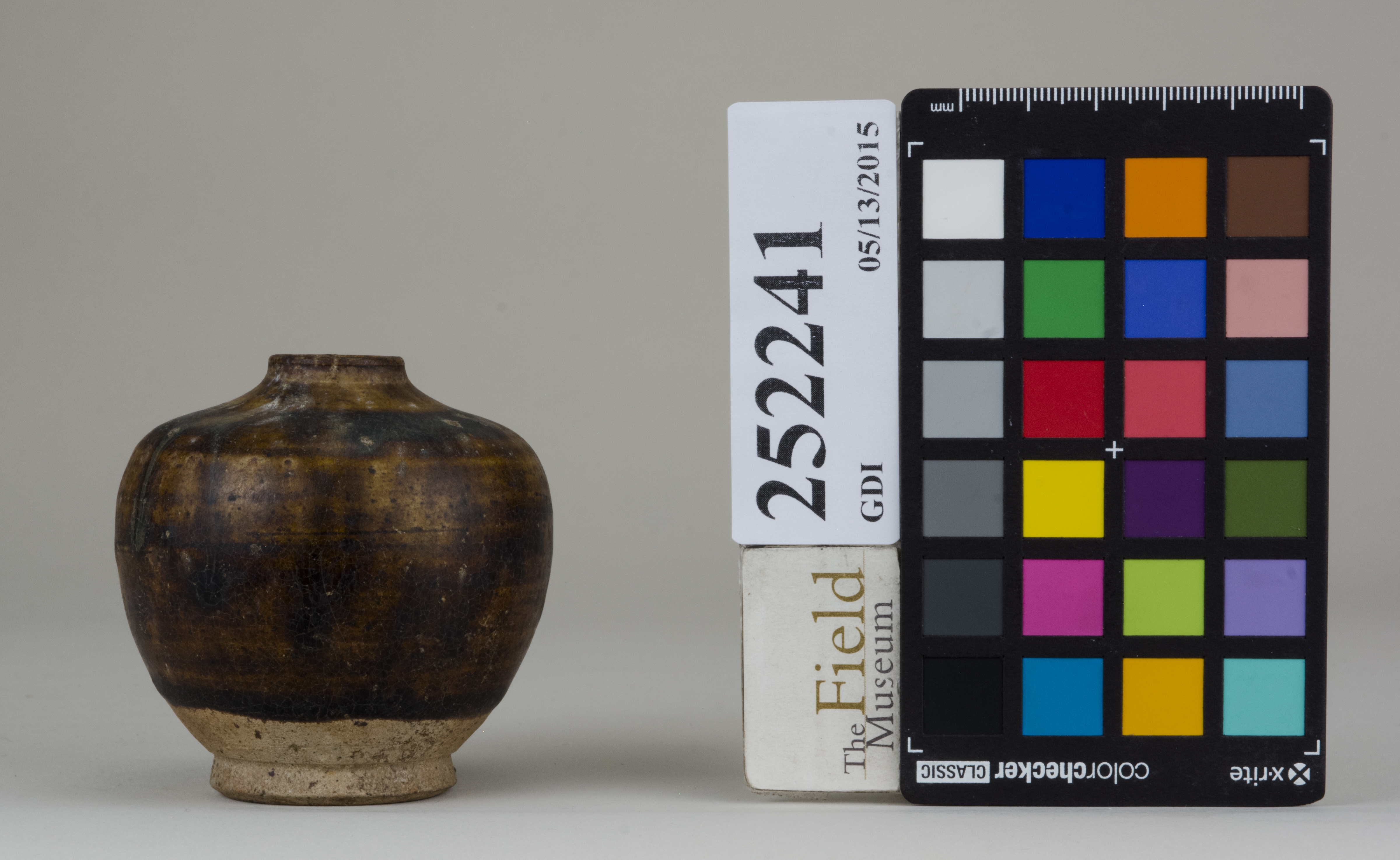 Left (c) Field Museum of Natural History - CC BY-NC 4.0