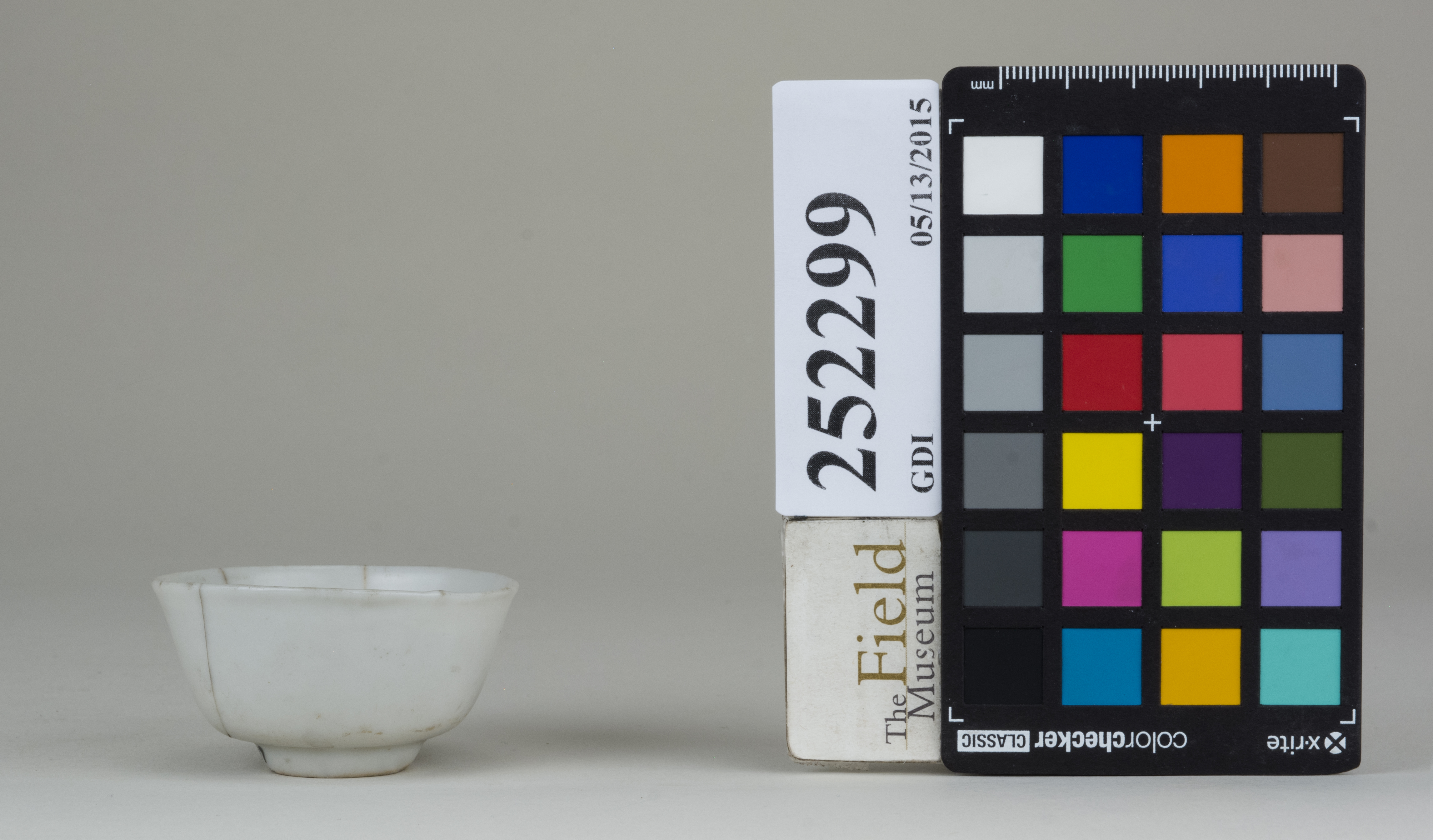 Left (c) Field Museum of Natural History - CC BY-NC 4.0