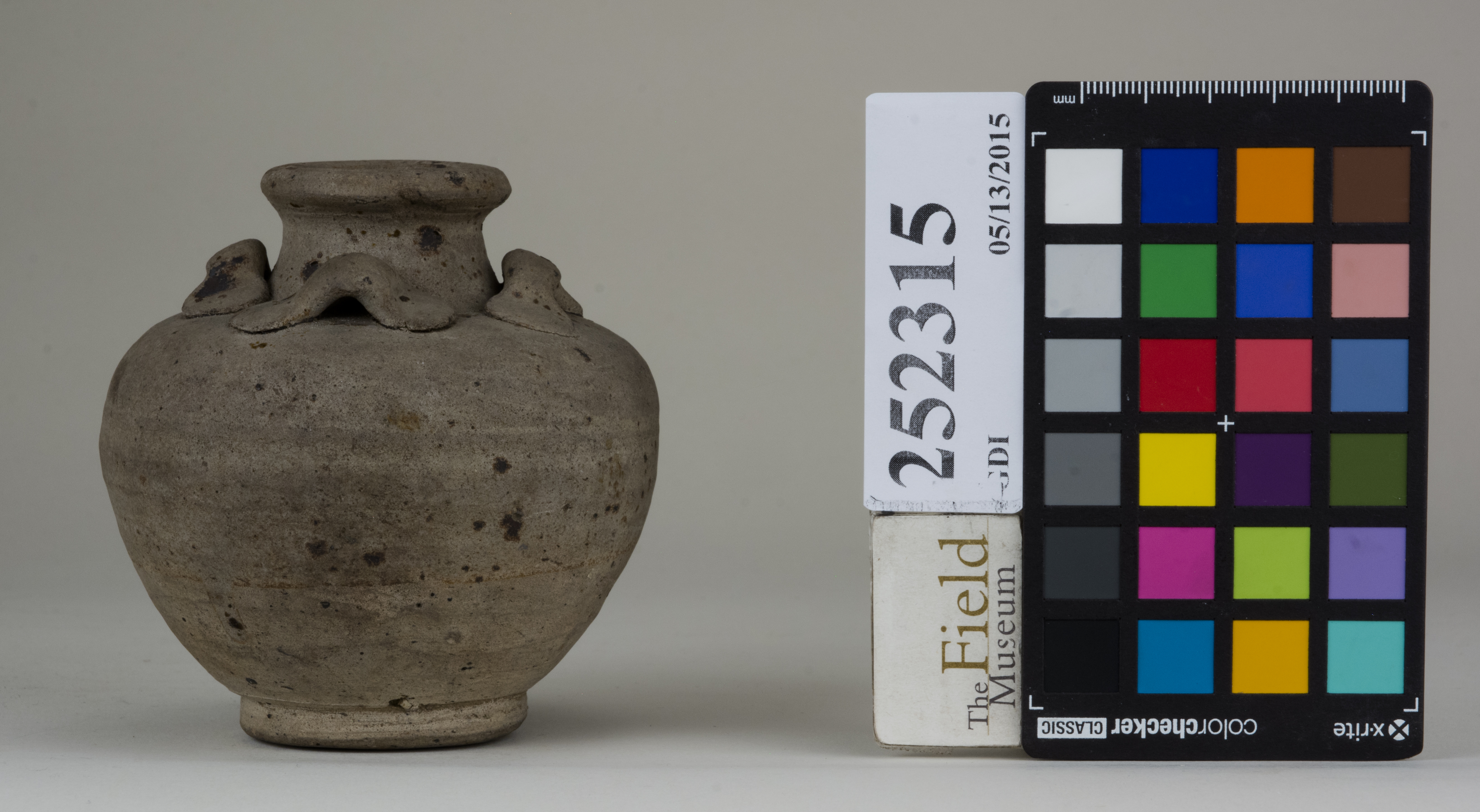 Right (c) Field Museum of Natural History - CC BY-NC 4.0