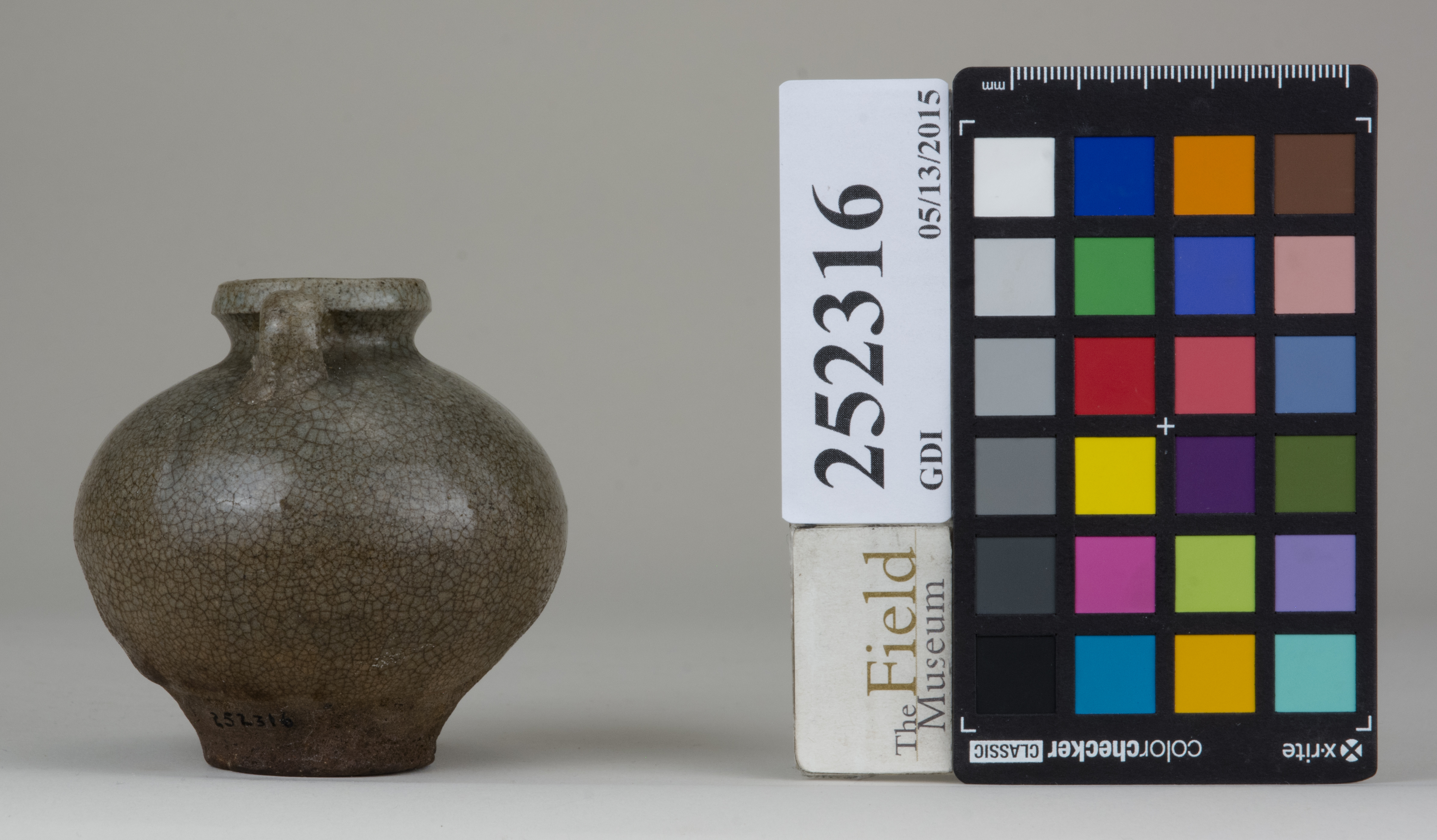 Left (c) Field Museum of Natural History - CC BY-NC 4.0