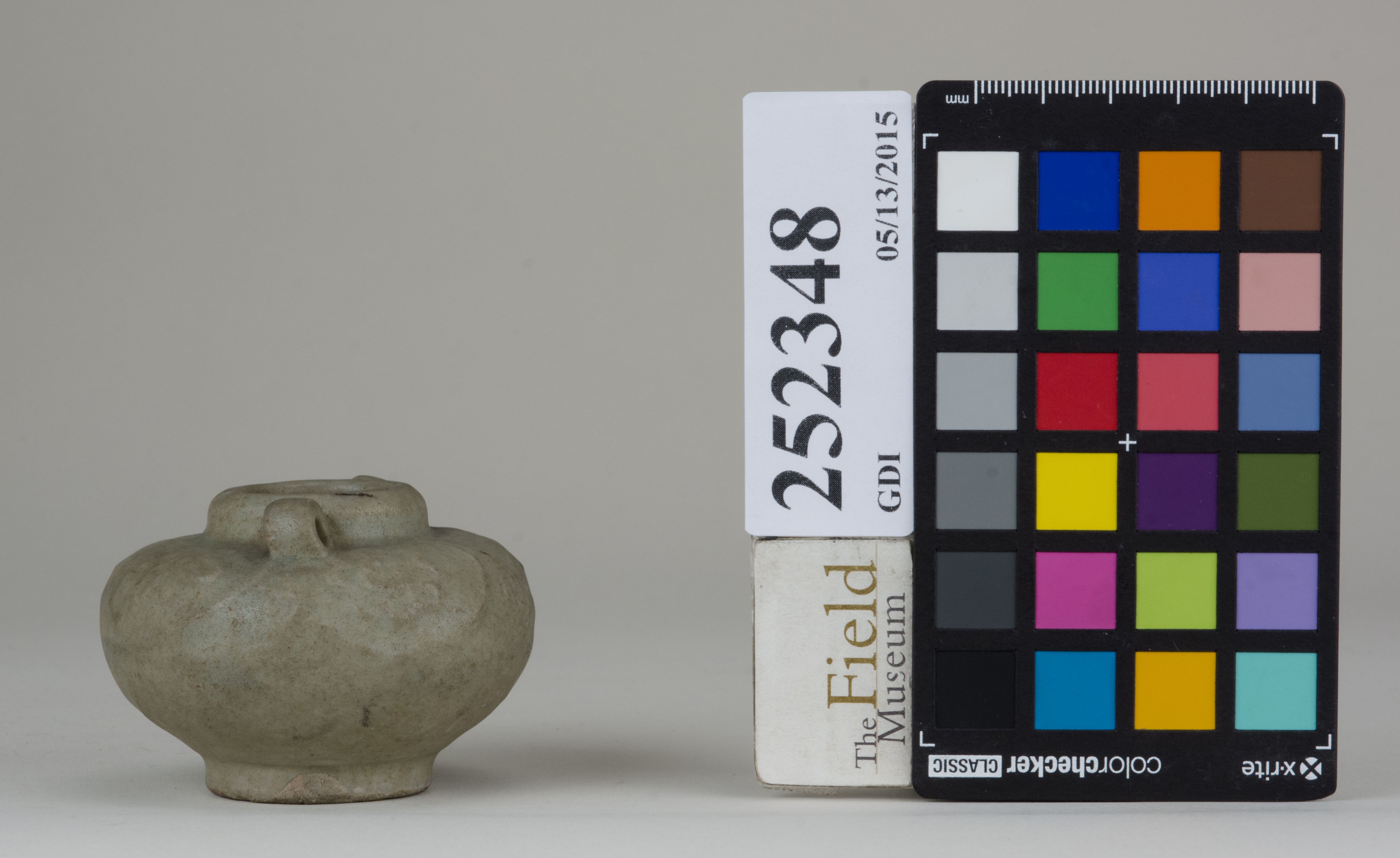 Right (c) Field Museum of Natural History - CC BY-NC 4.0