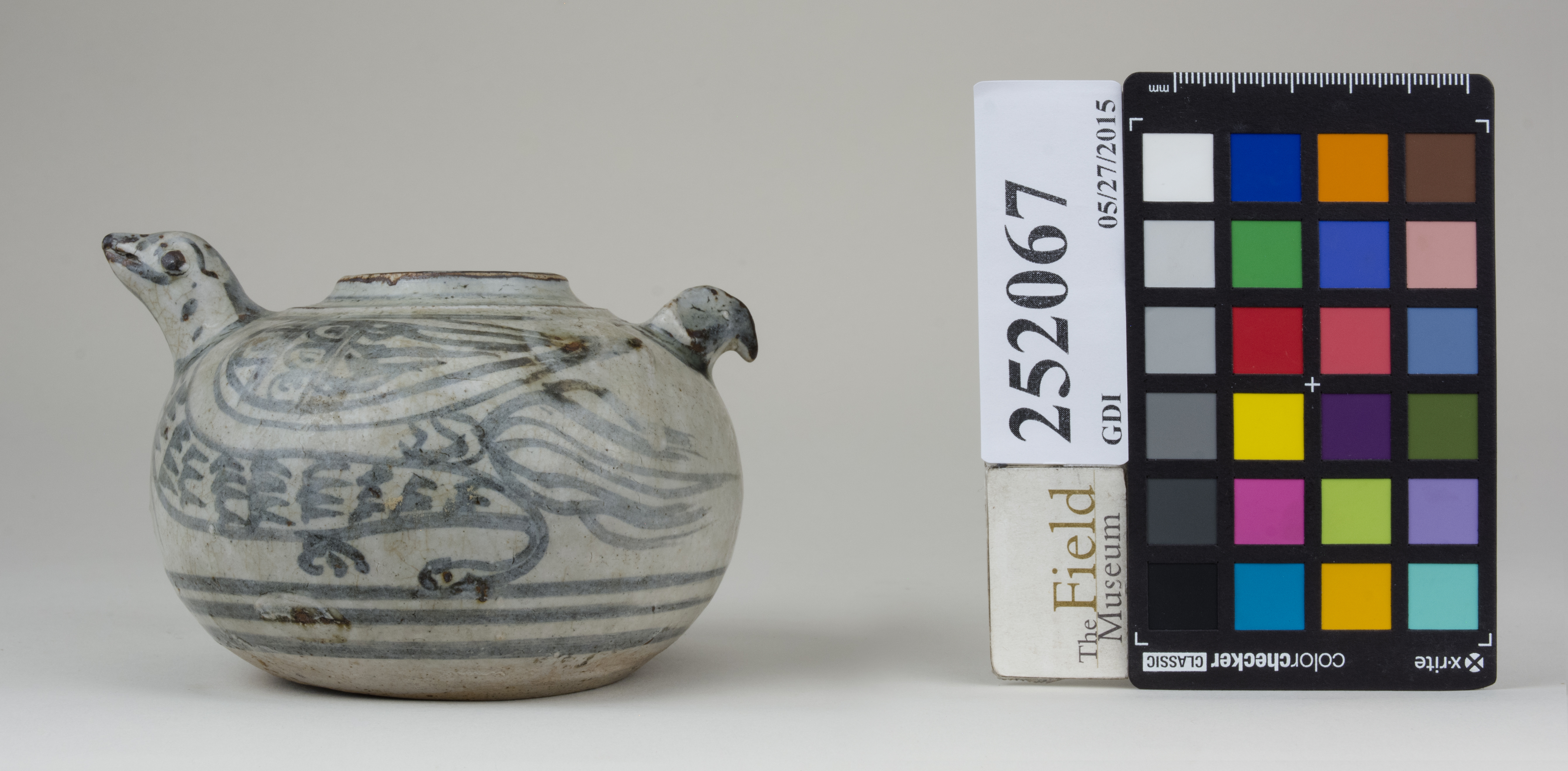 Left (c) Field Museum of Natural History - CC BY-NC 4.0