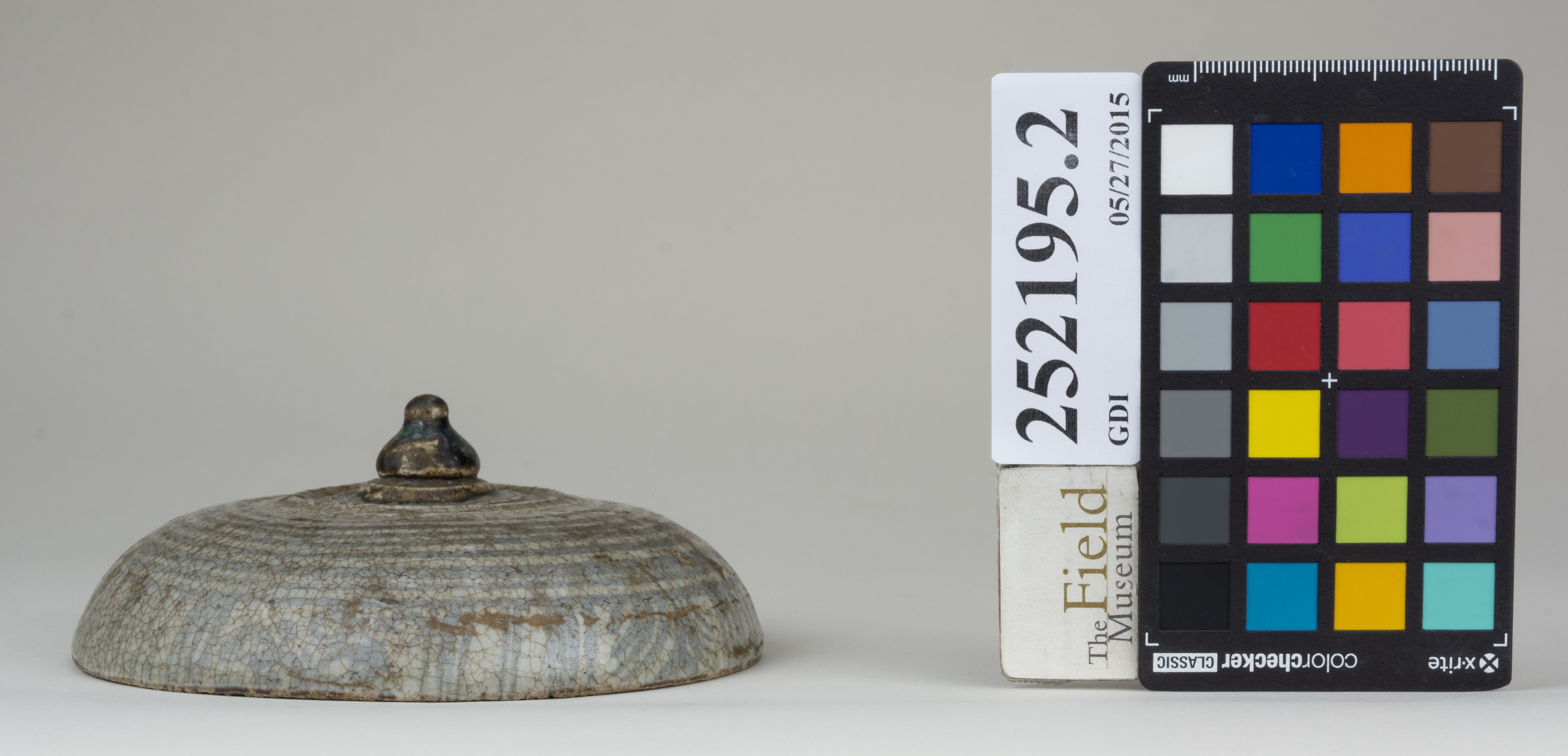 Left (c) Field Museum of Natural History - CC BY-NC 4.0