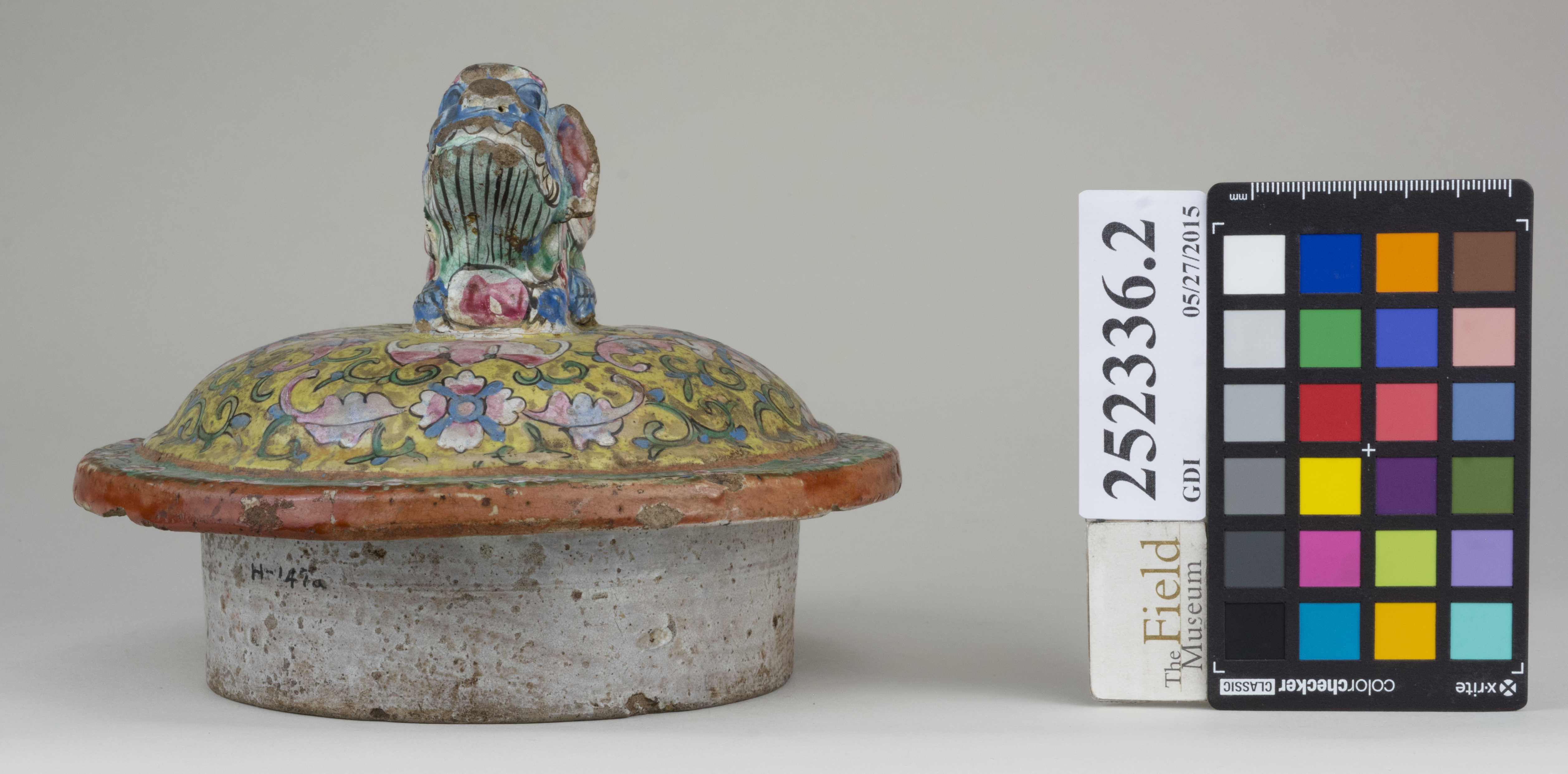 Left (c) Field Museum of Natural History - CC BY-NC 4.0