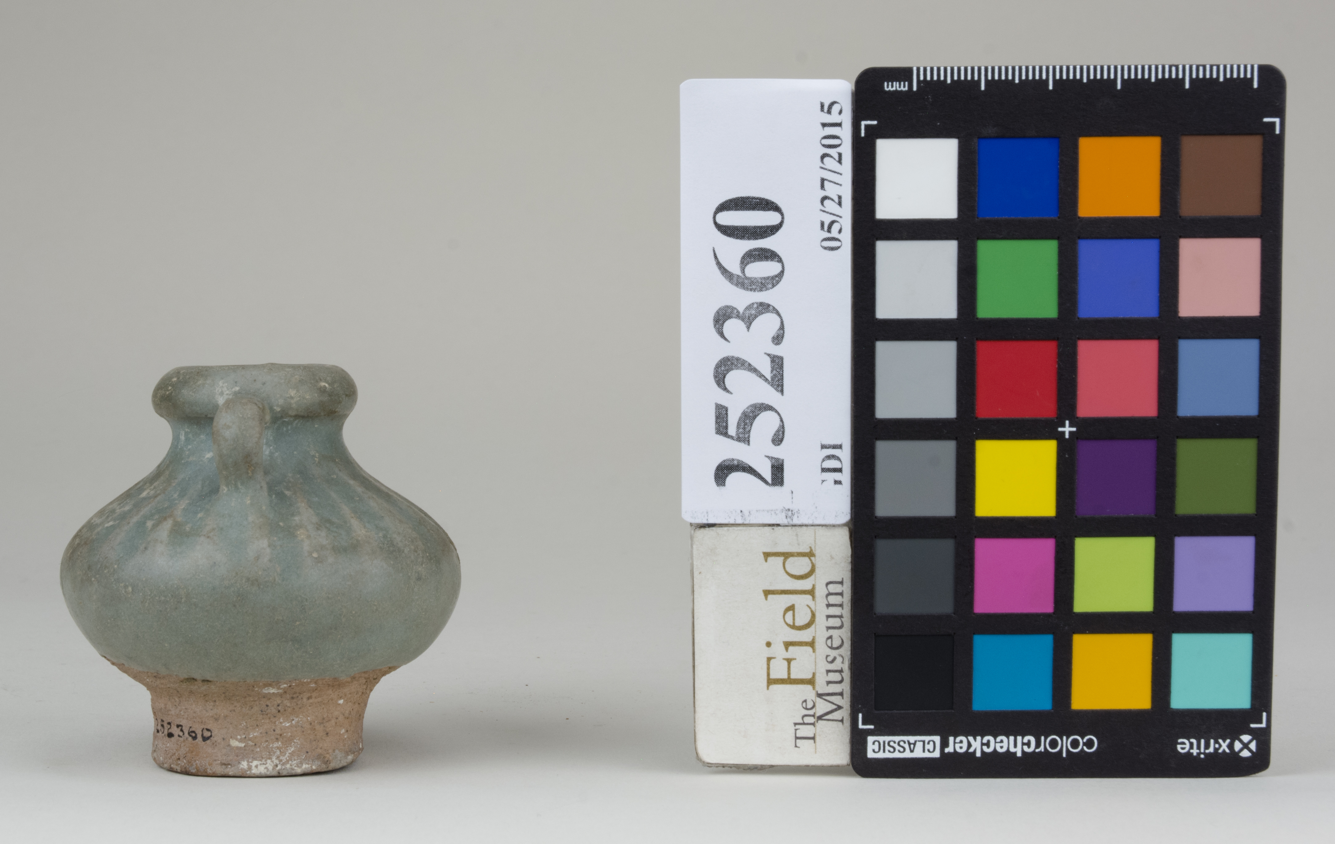 Left (c) Field Museum of Natural History - CC BY-NC 4.0