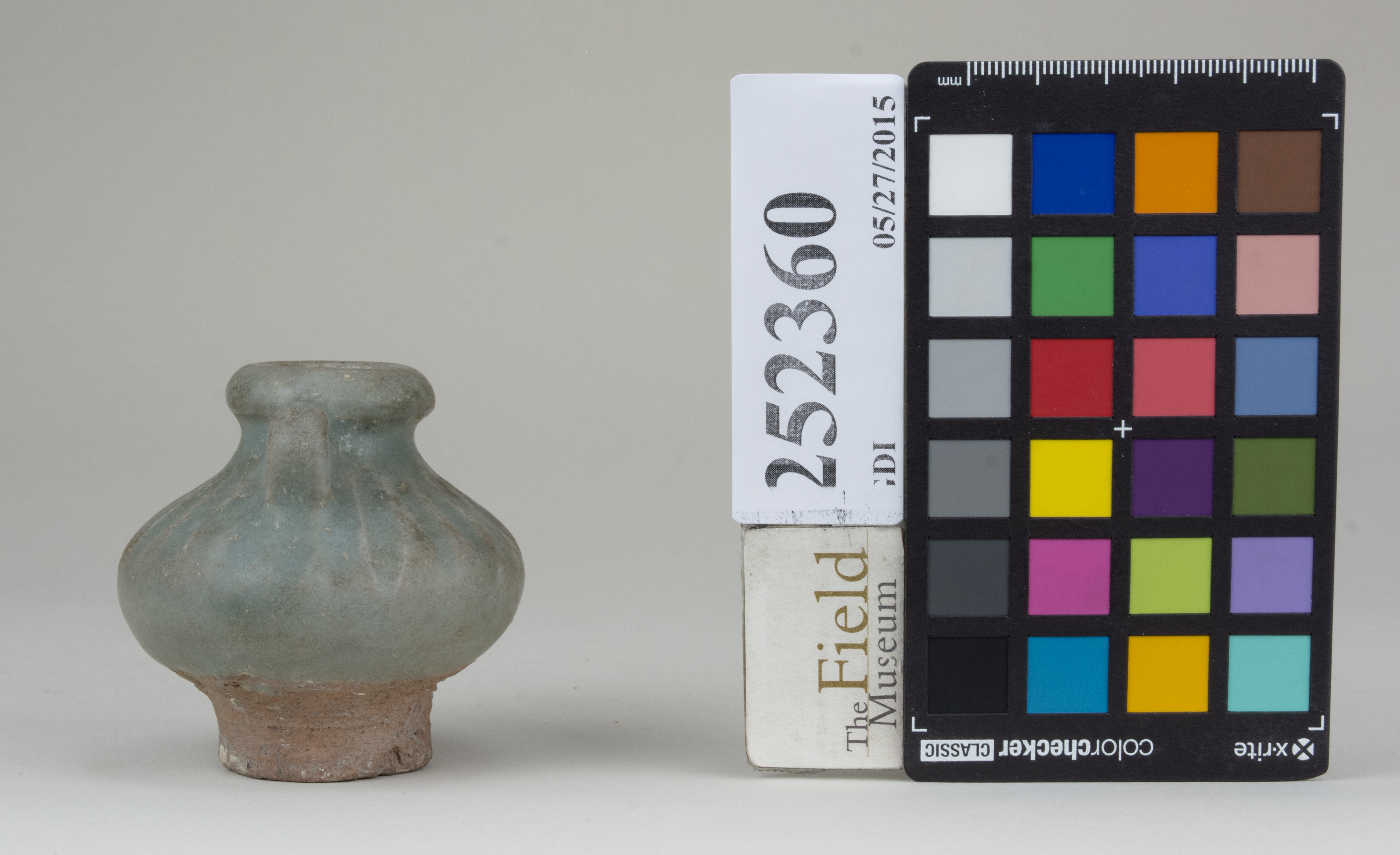 Right (c) Field Museum of Natural History - CC BY-NC 4.0