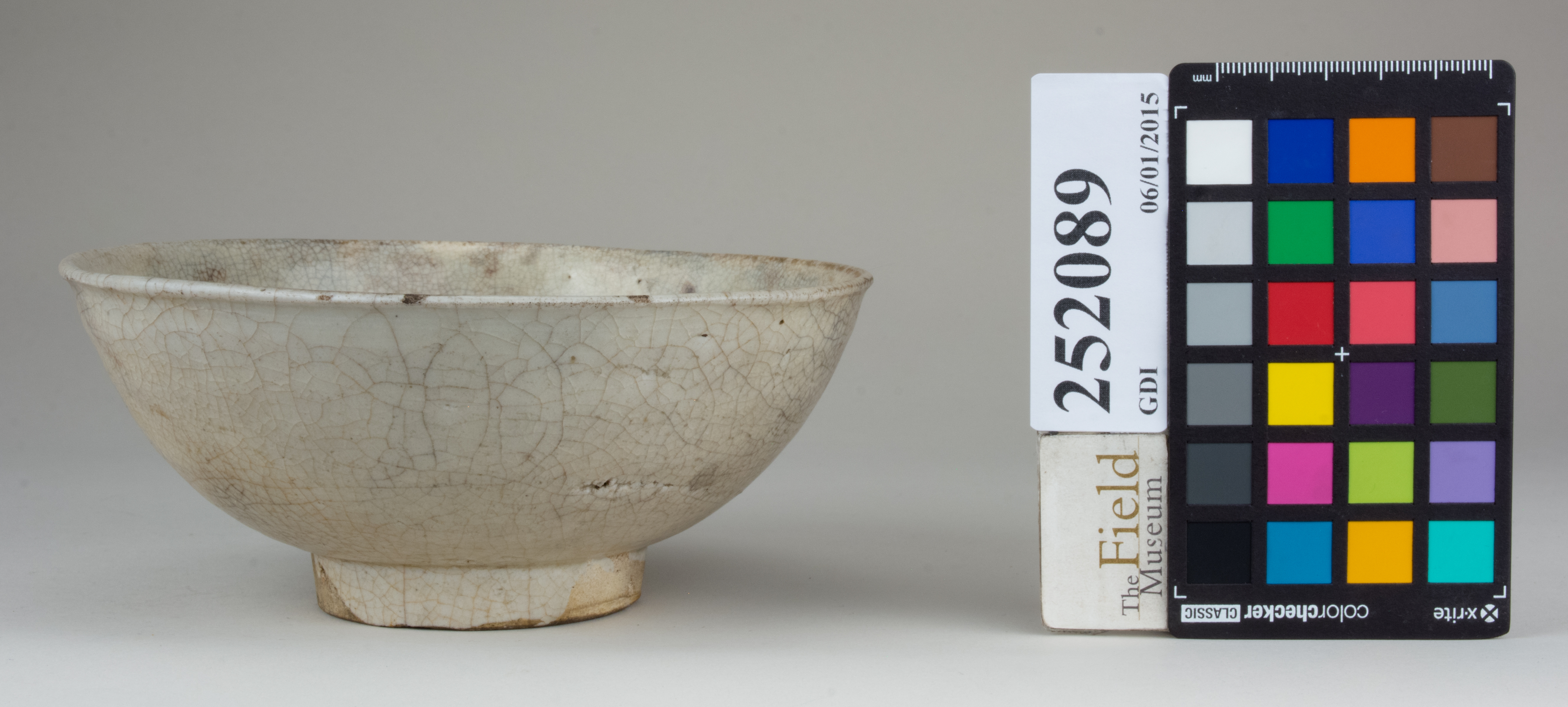 Left (c) Field Museum of Natural History - CC BY-NC 4.0