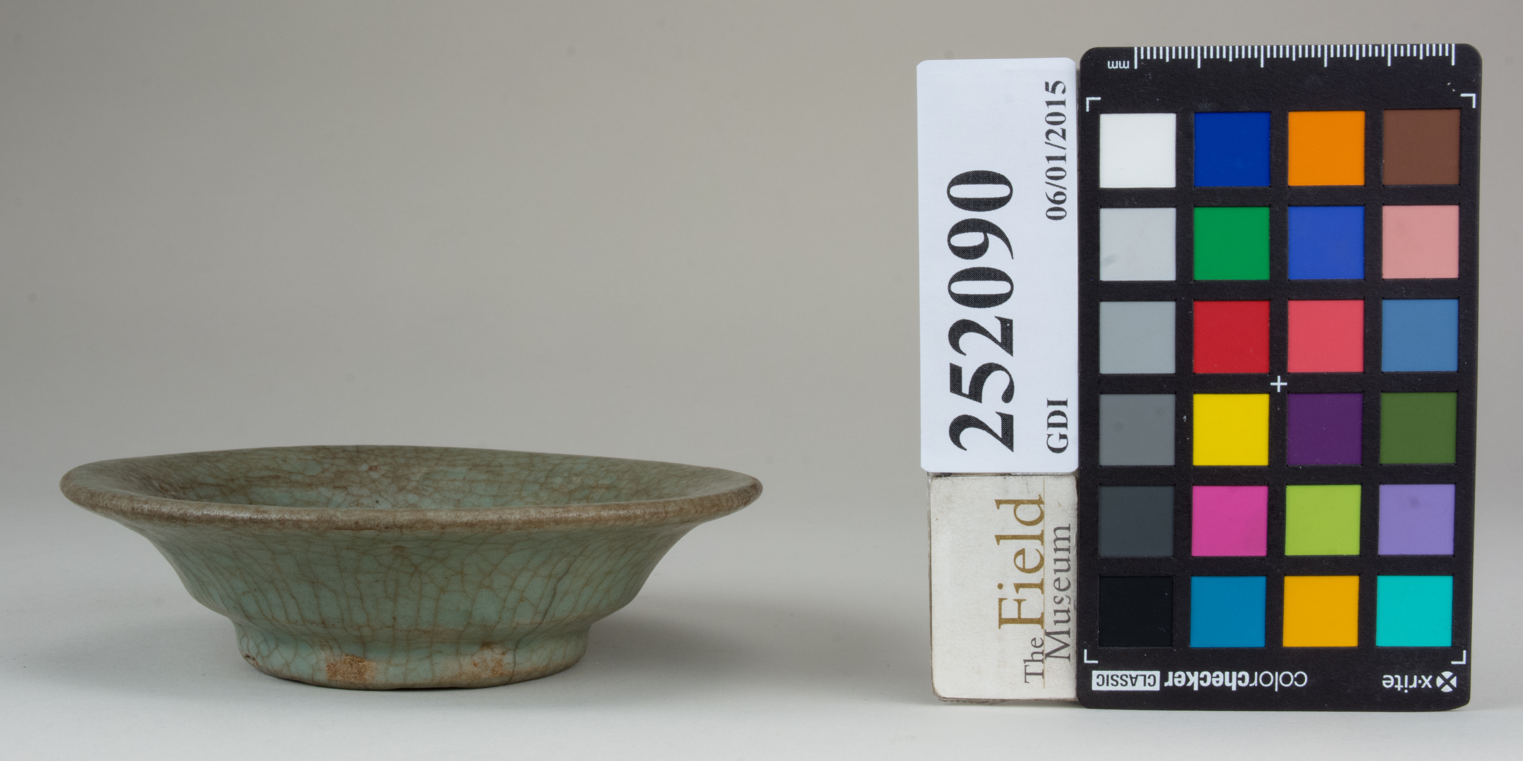 Left (c) Field Museum of Natural History - CC BY-NC 4.0