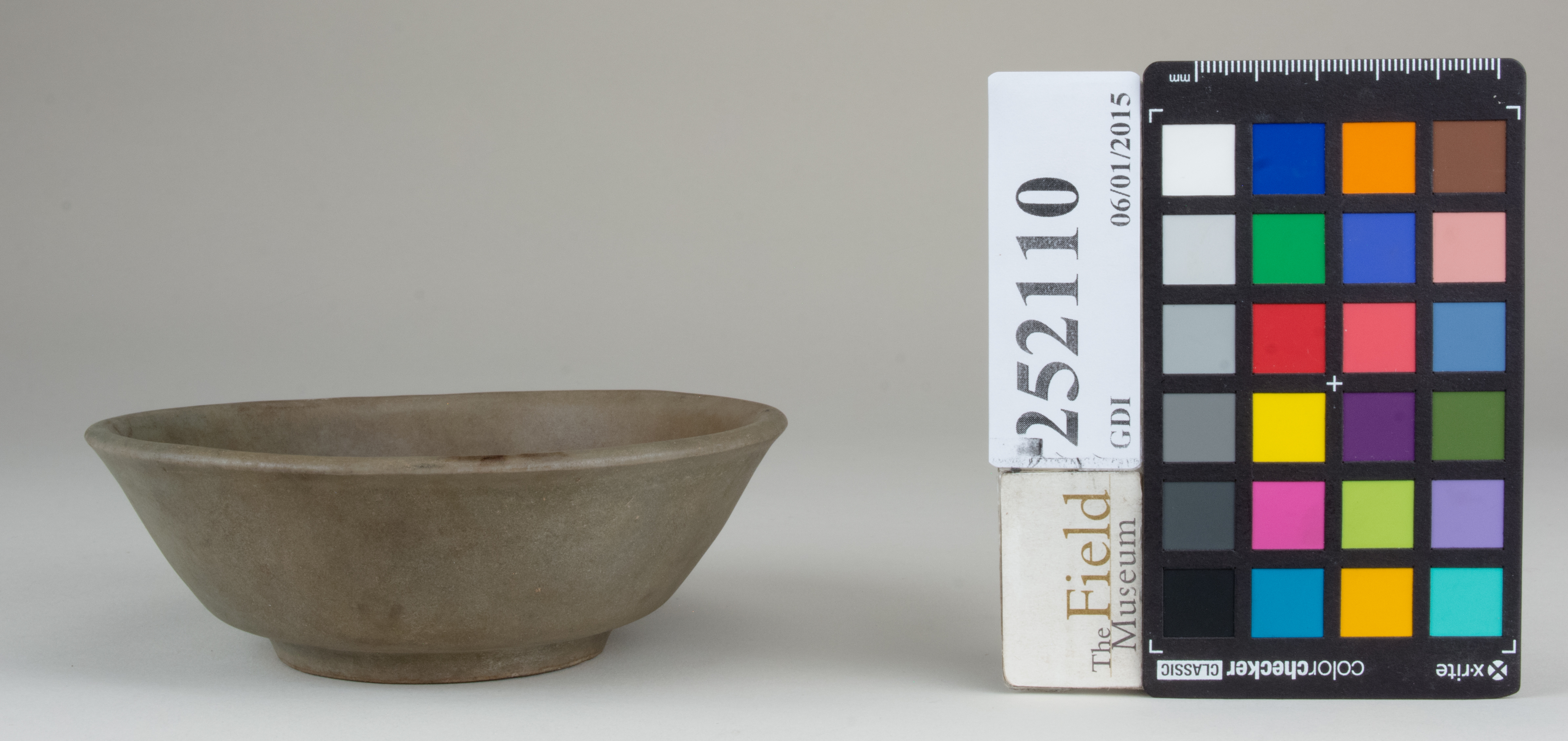 Right (c) Field Museum of Natural History - CC BY-NC 4.0