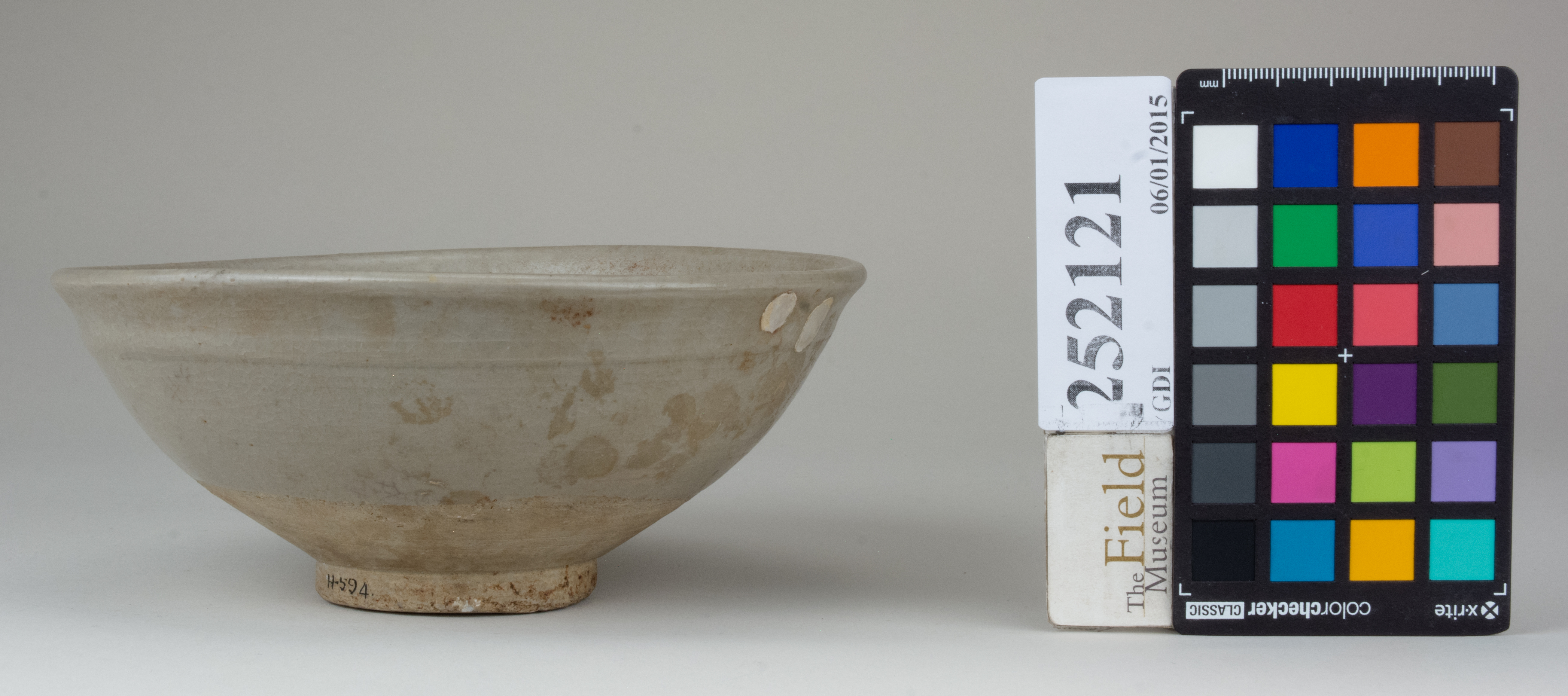 Left (c) Field Museum of Natural History - CC BY-NC 4.0