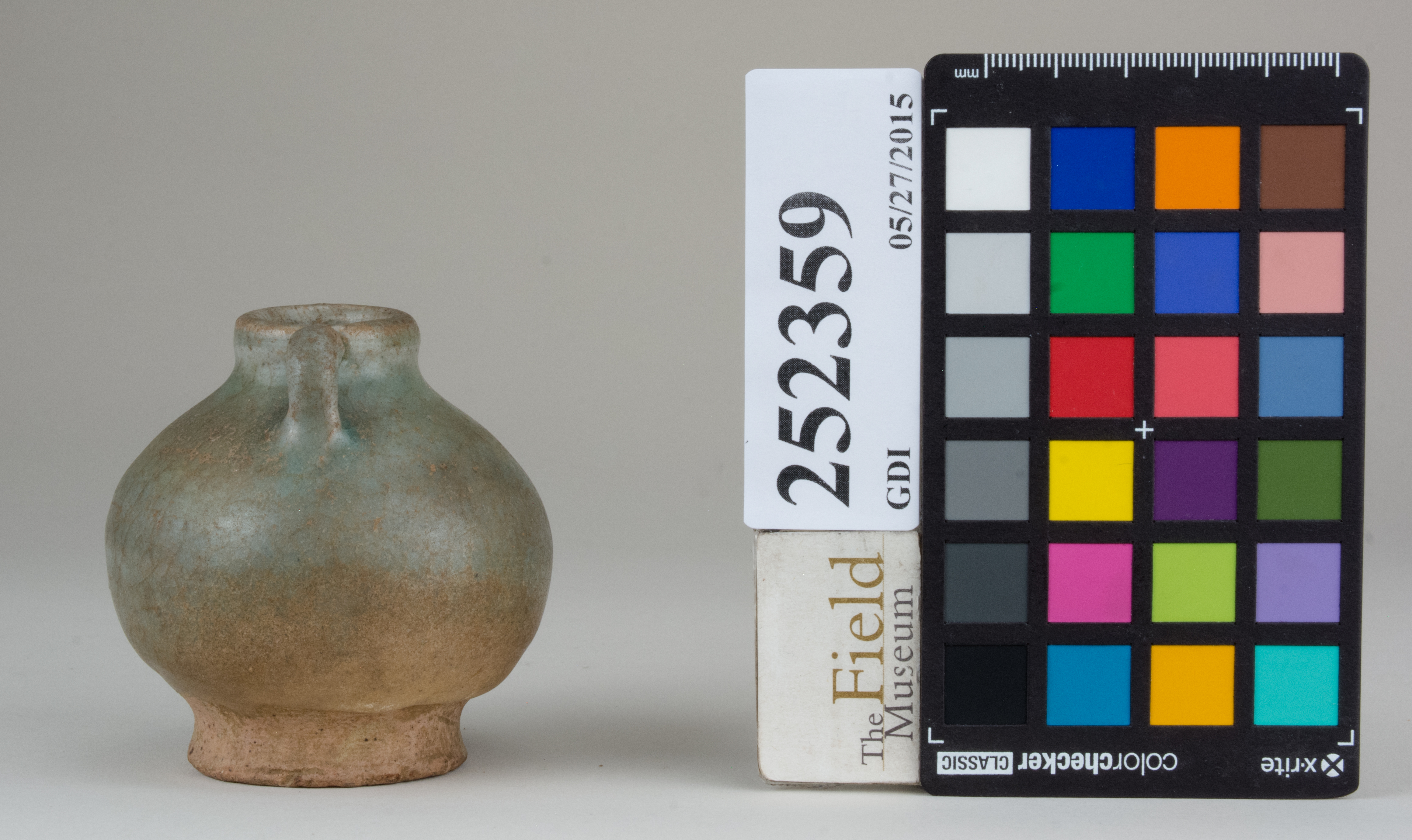 Left (c) Field Museum of Natural History - CC BY-NC 4.0