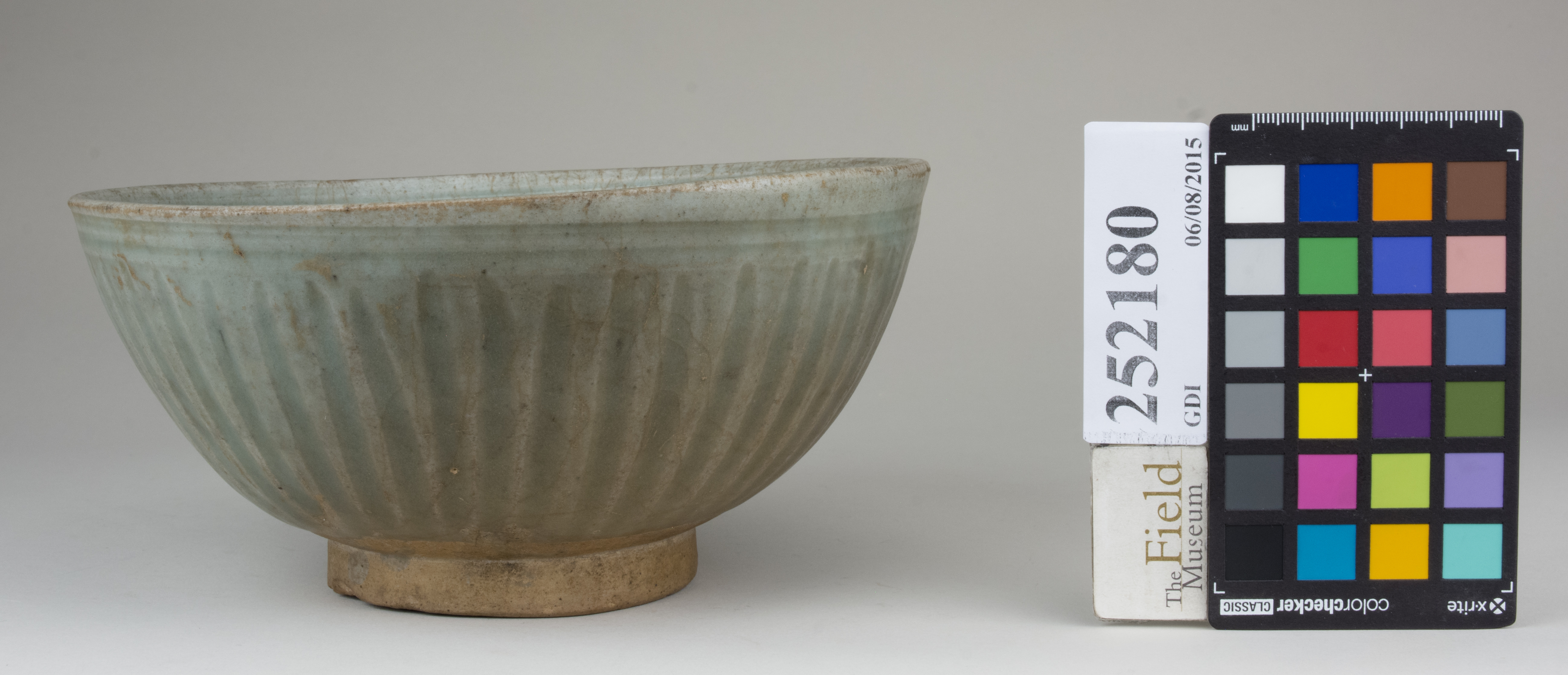 Left (c) Field Museum of Natural History - CC BY-NC 4.0