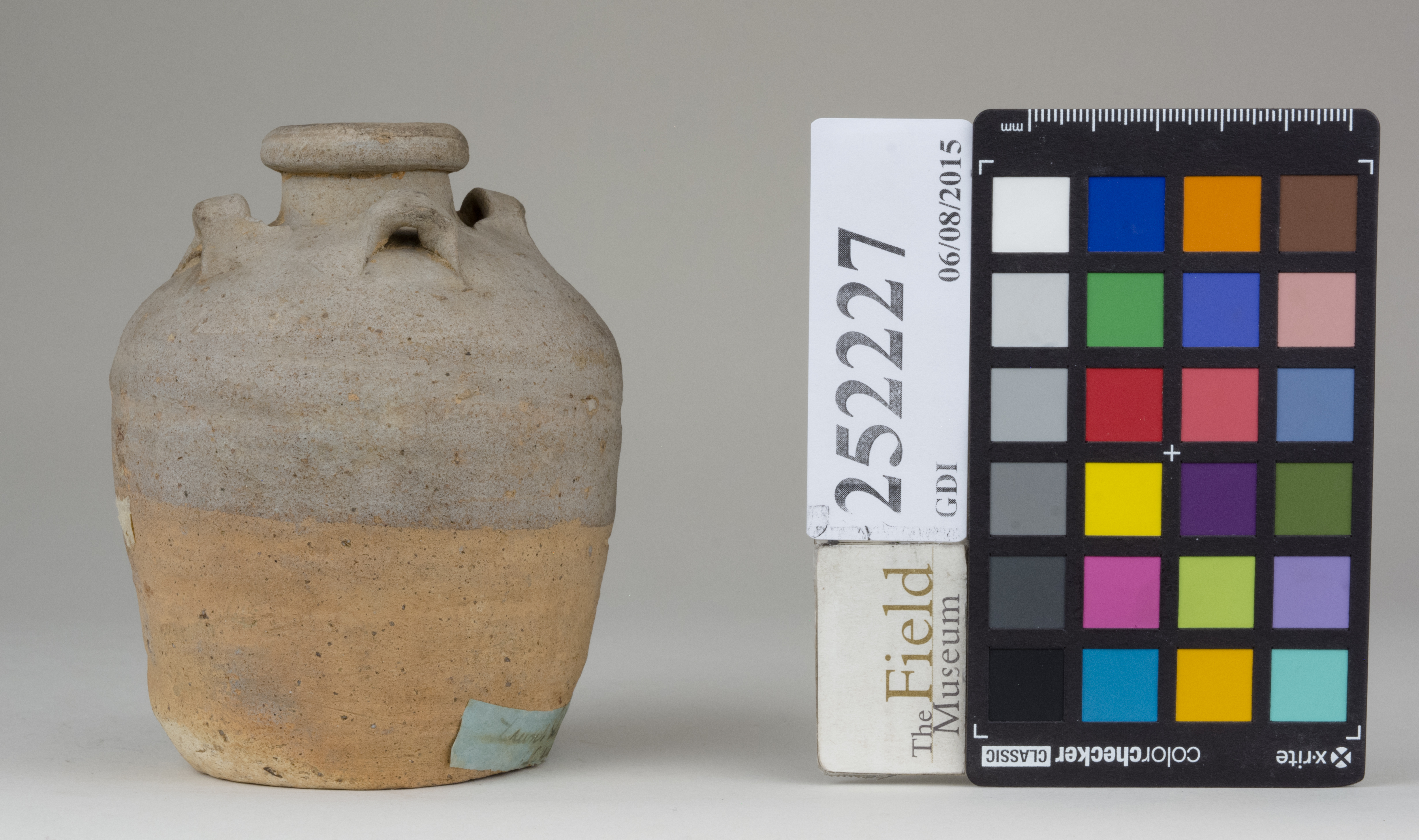 Left (c) Field Museum of Natural History - CC BY-NC 4.0