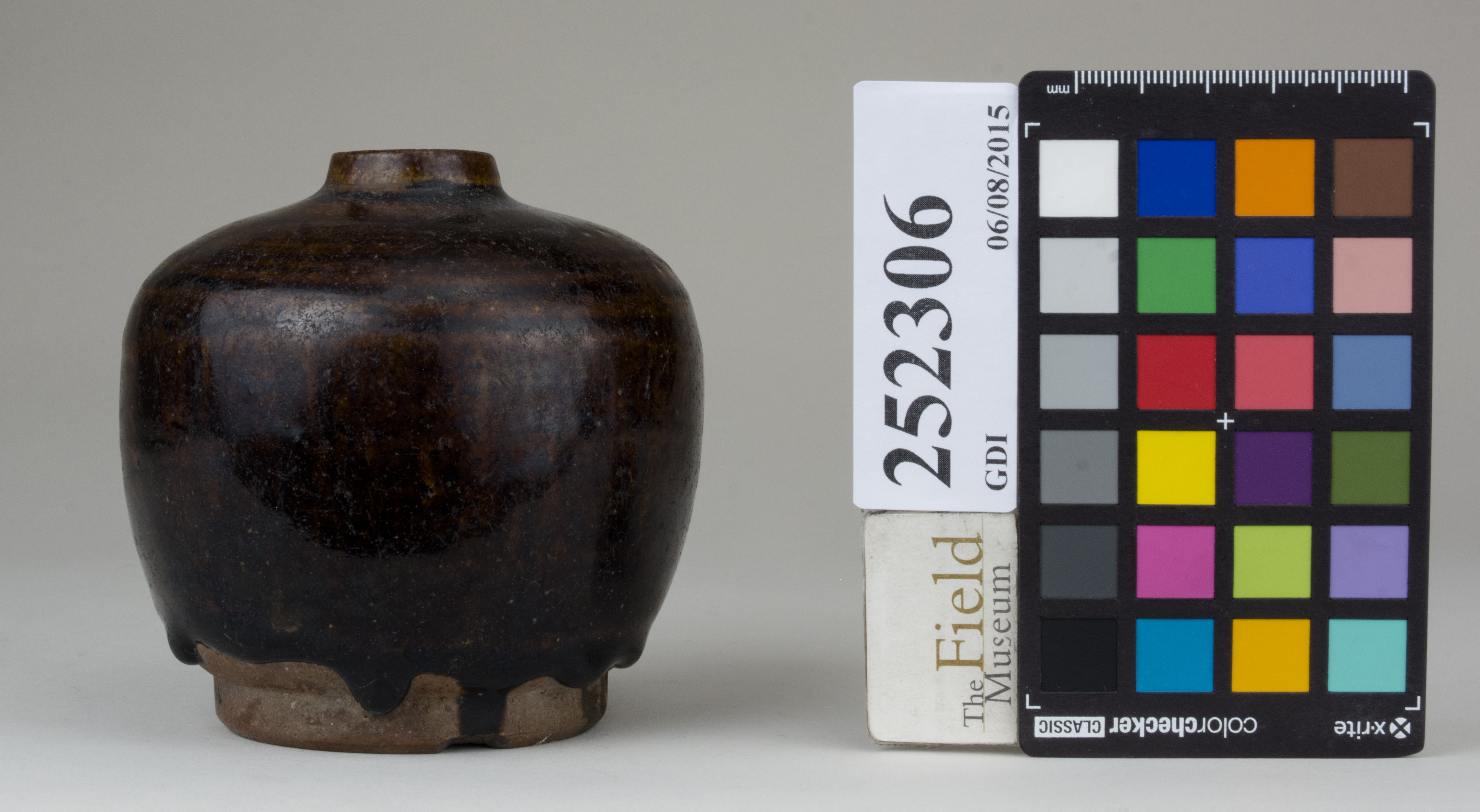 Left (c) Field Museum of Natural History - CC BY-NC 4.0