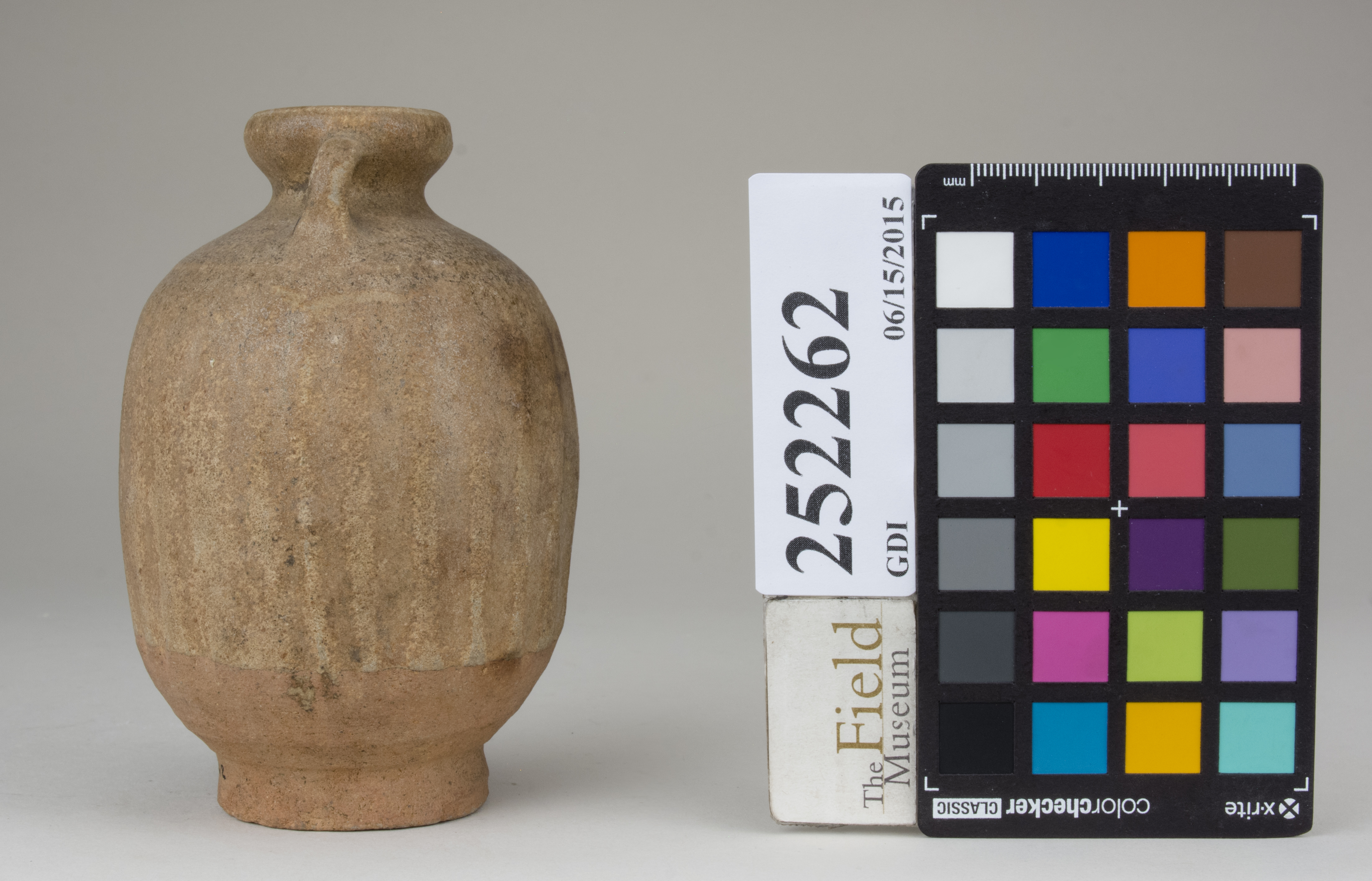 Left (c) Field Museum of Natural History - CC BY-NC 4.0