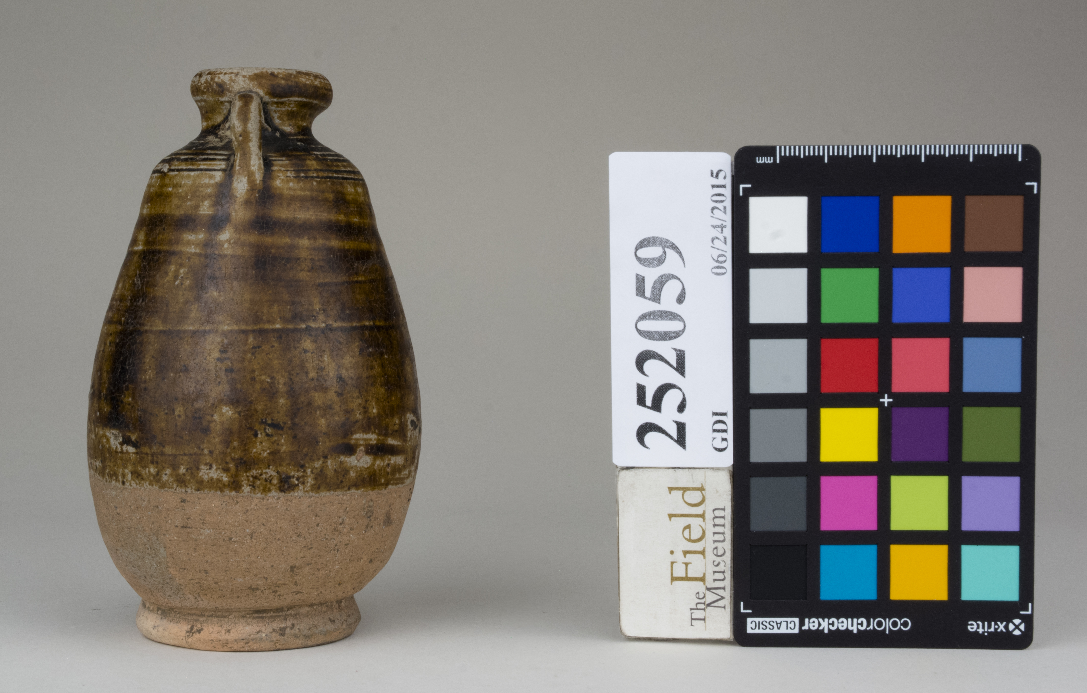 Right (c) Field Museum of Natural History - CC BY-NC 4.0