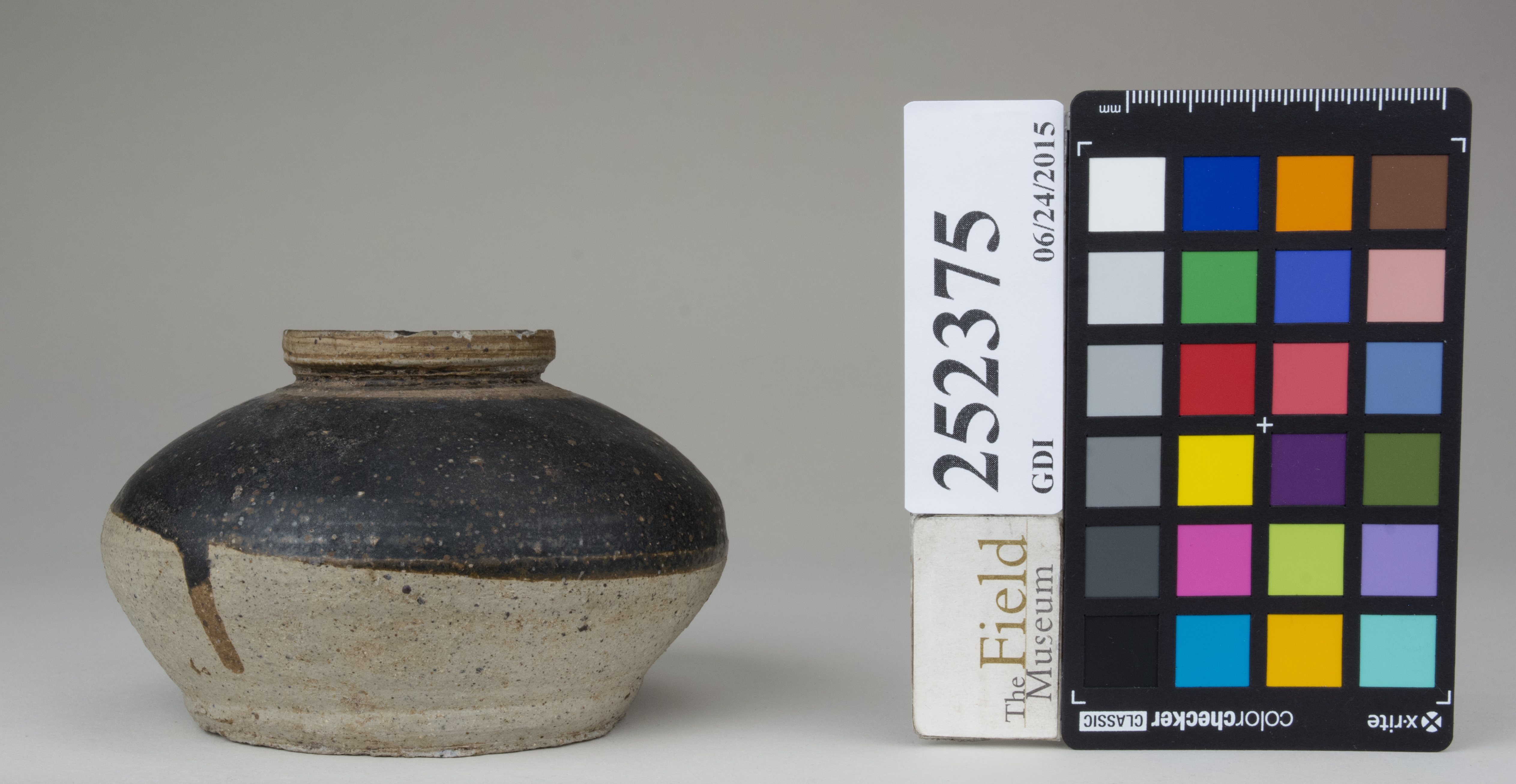 Left (c) Field Museum of Natural History - CC BY-NC 4.0