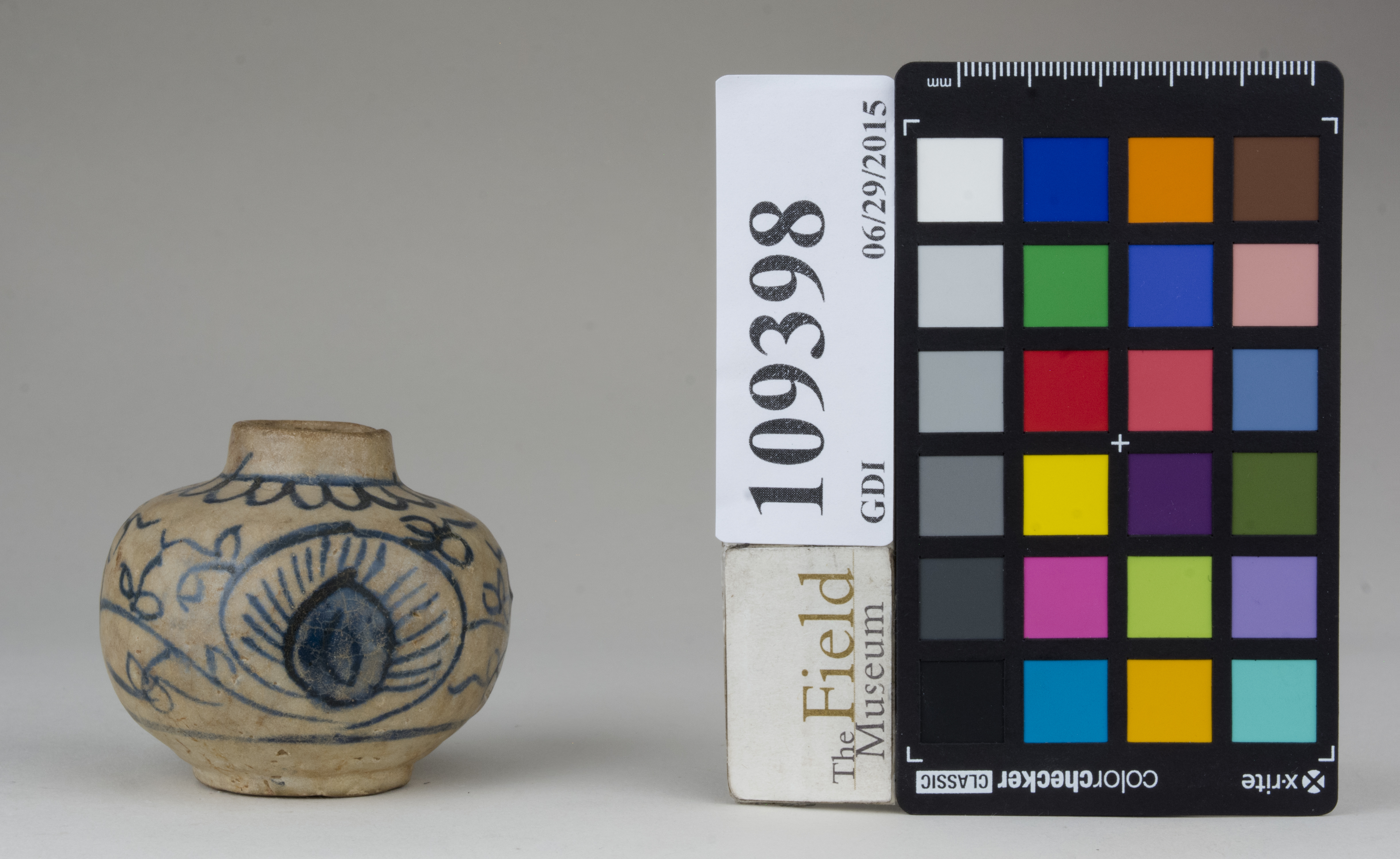 Left (c) Field Museum of Natural History - CC BY-NC 4.0