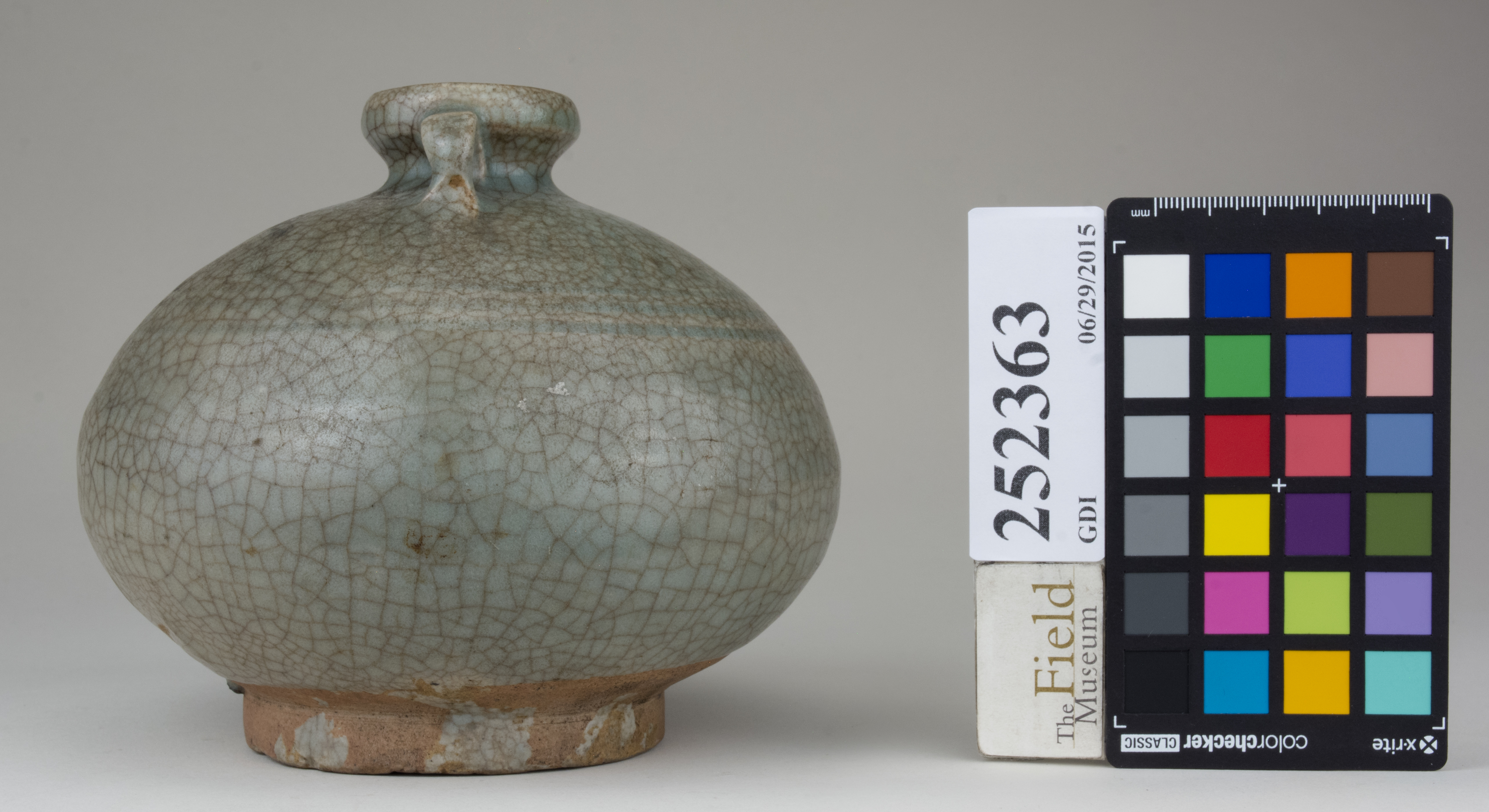 Left (c) Field Museum of Natural History - CC BY-NC 4.0