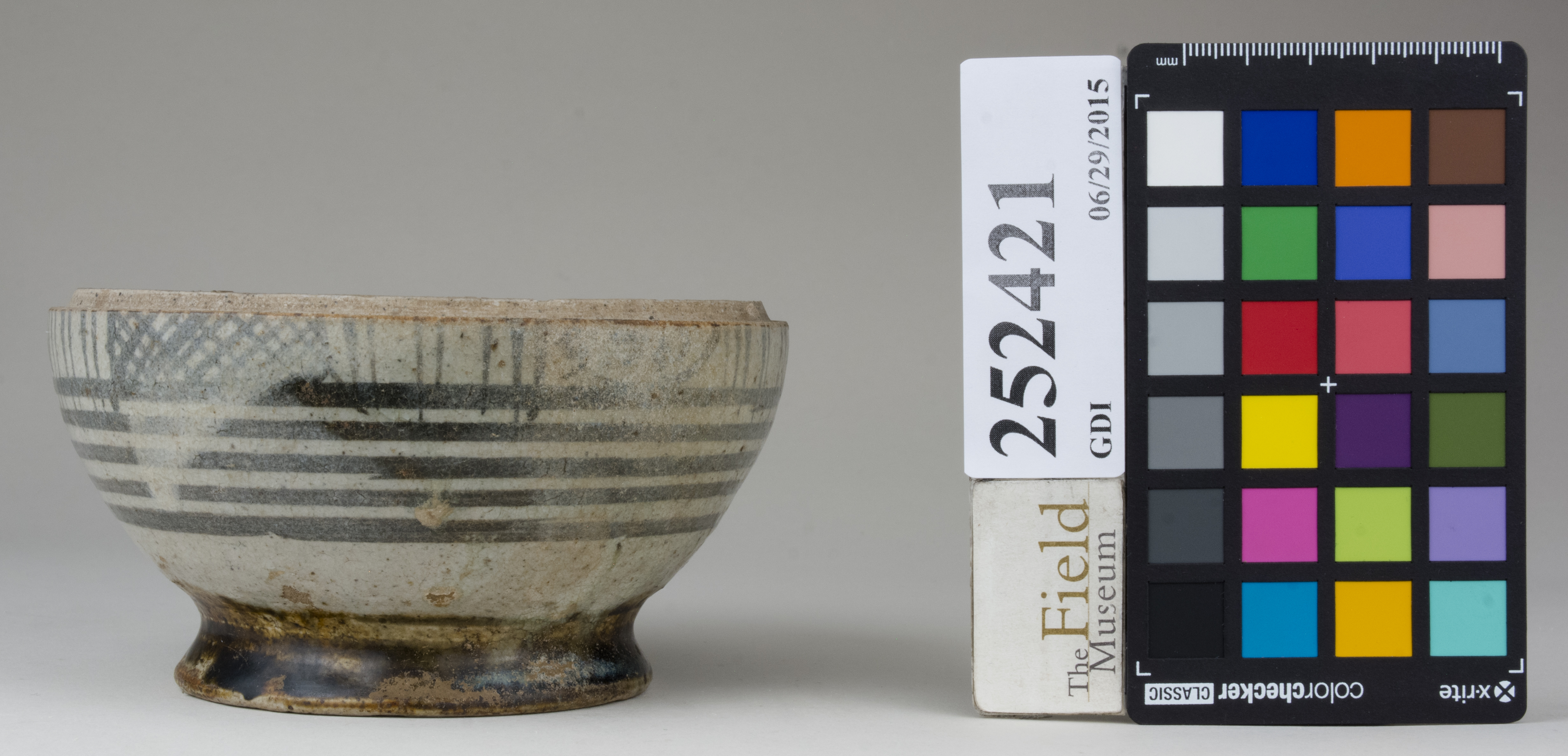 Left (c) Field Museum of Natural History - CC BY-NC 4.0