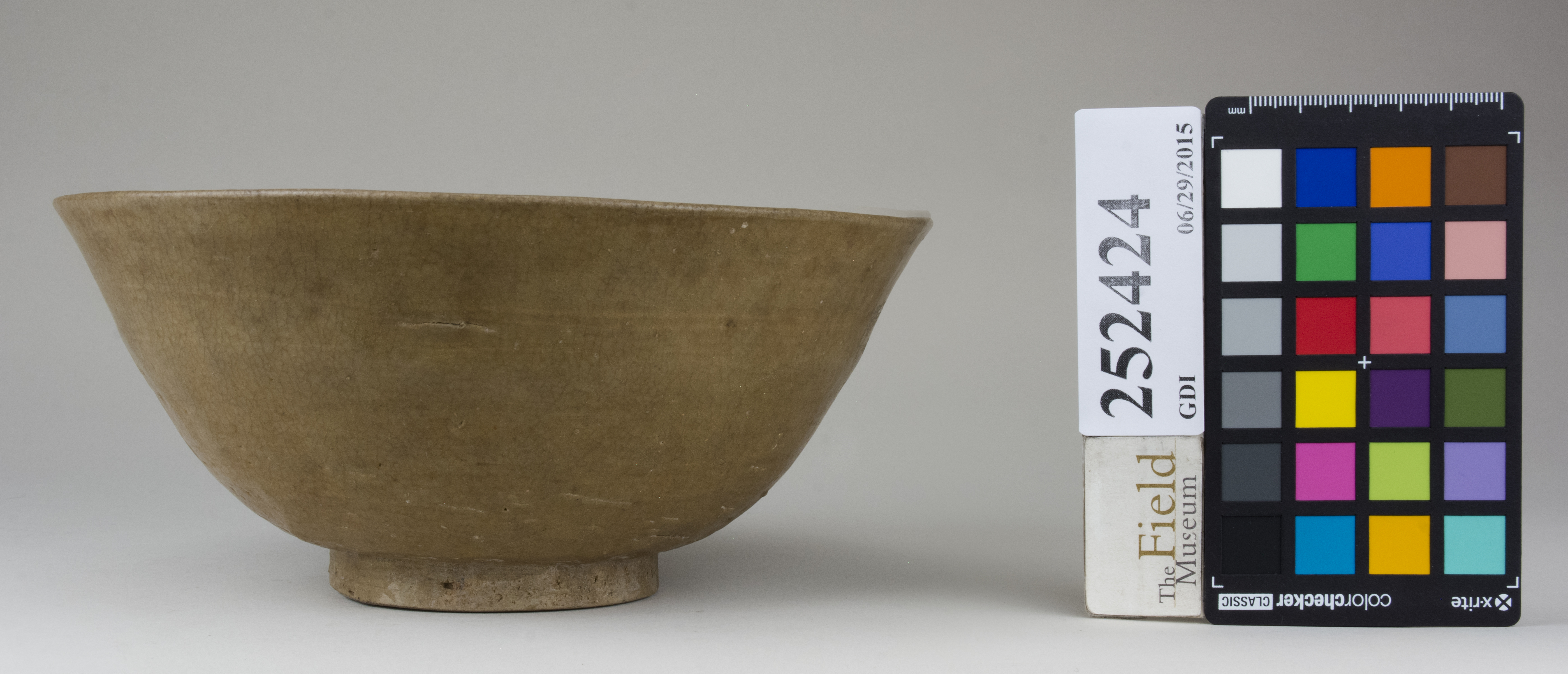 Left (c) Field Museum of Natural History - CC BY-NC 4.0