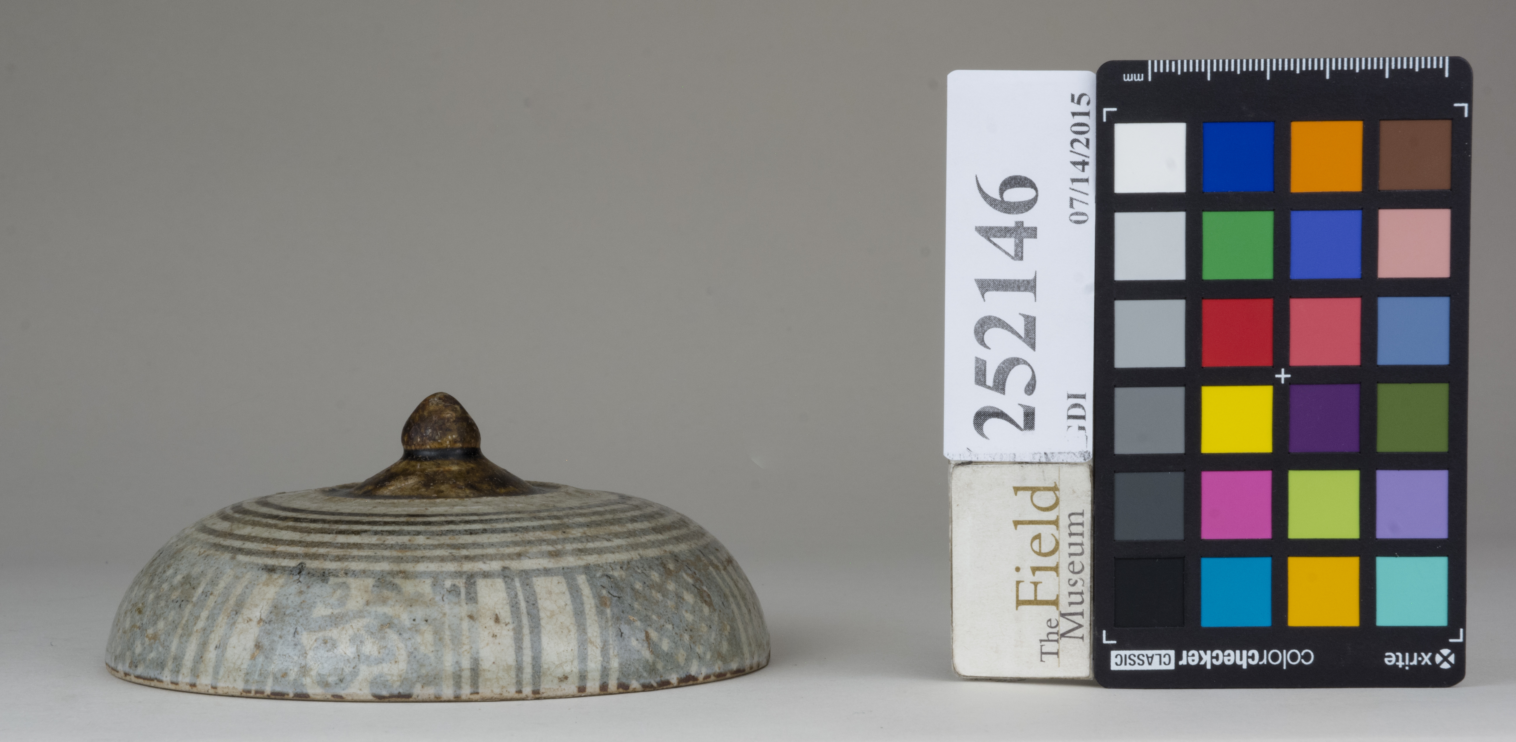 Left (c) Field Museum of Natural History - CC BY-NC 4.0