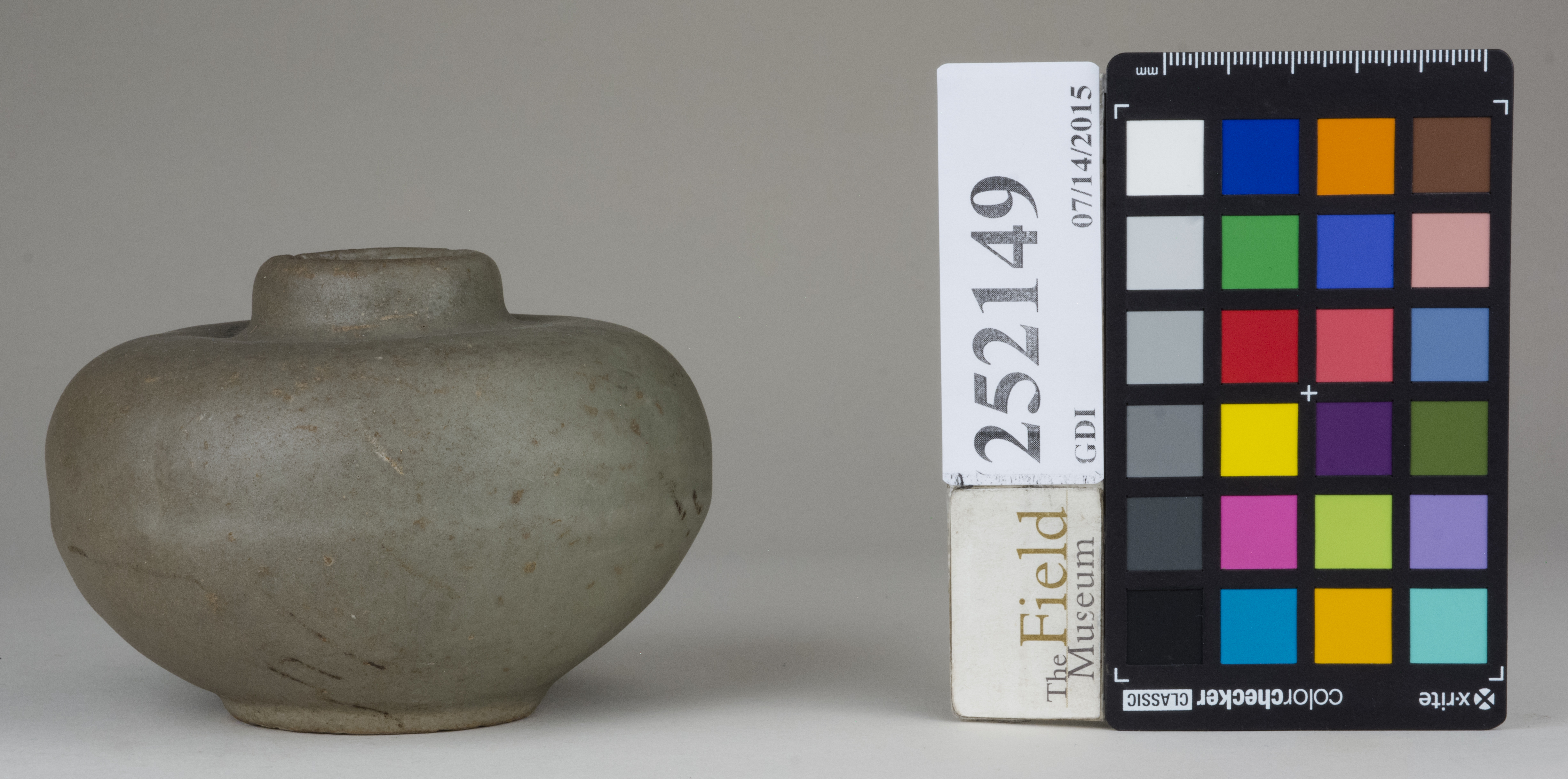 Left (c) Field Museum of Natural History - CC BY-NC 4.0