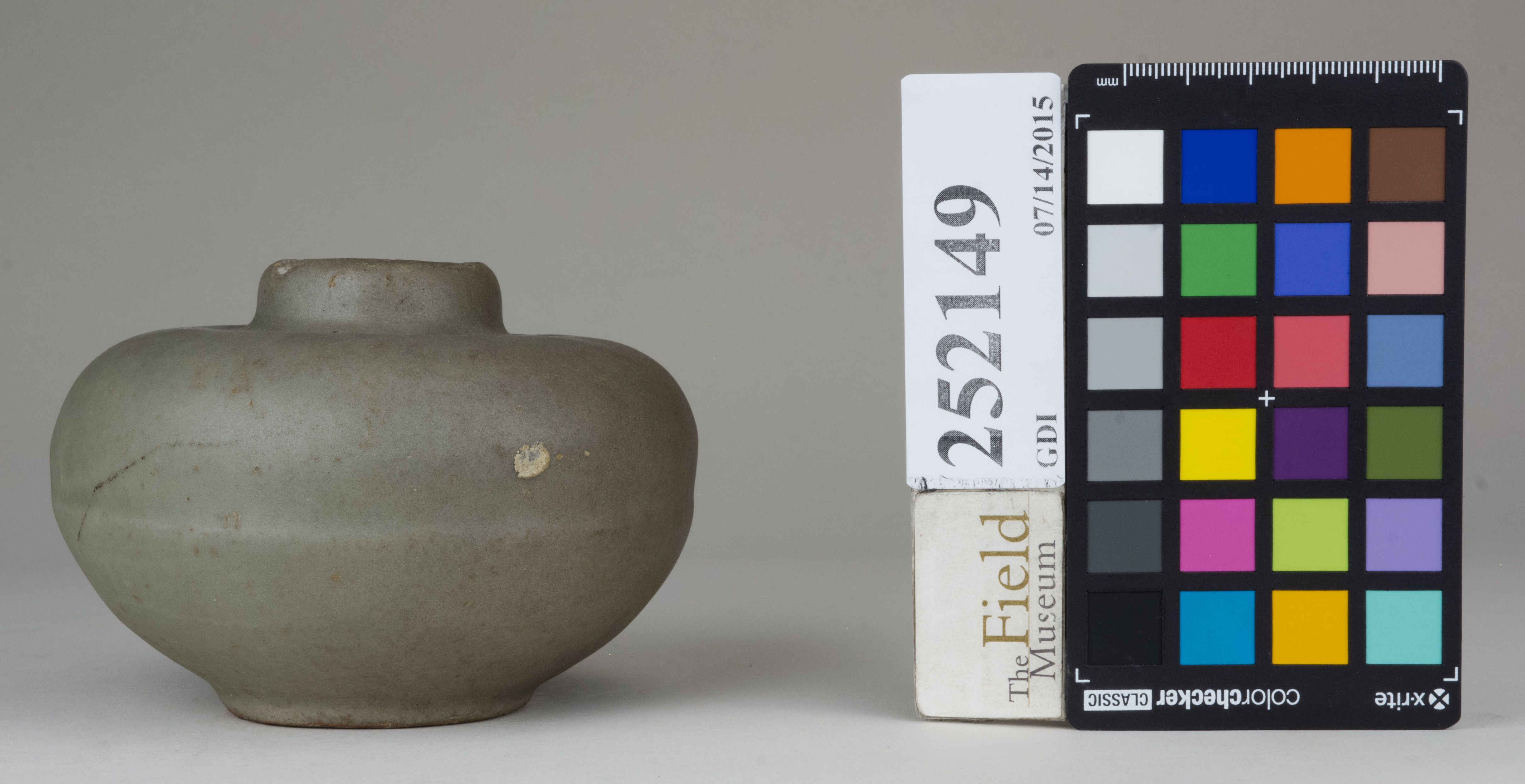 Right (c) Field Museum of Natural History - CC BY-NC 4.0