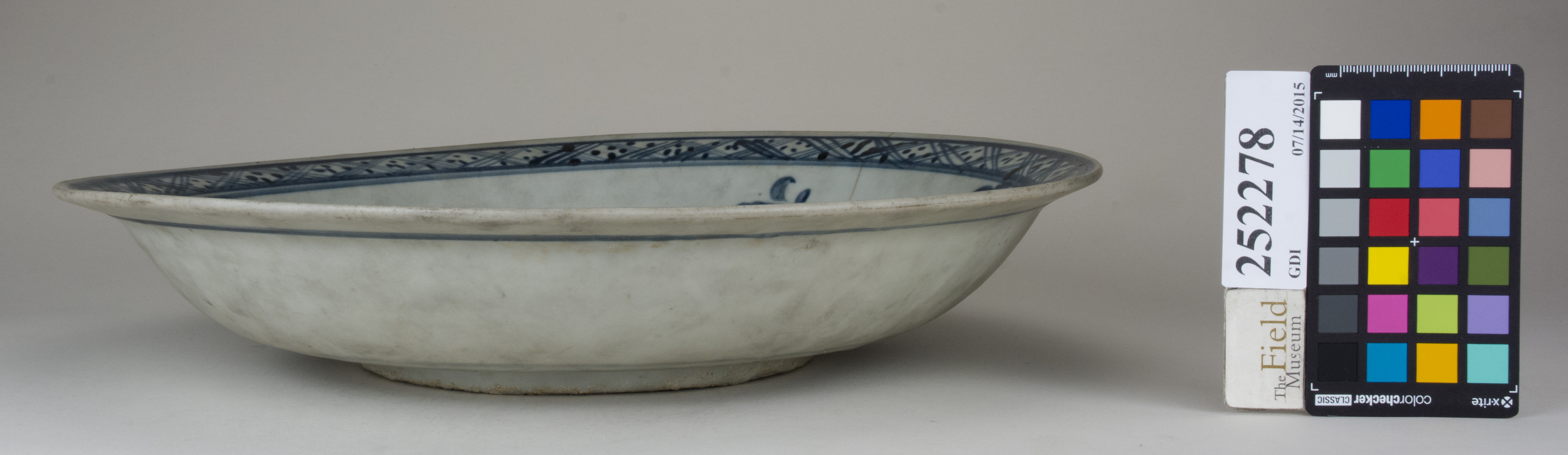 Right (c) Field Museum of Natural History - CC BY-NC 4.0