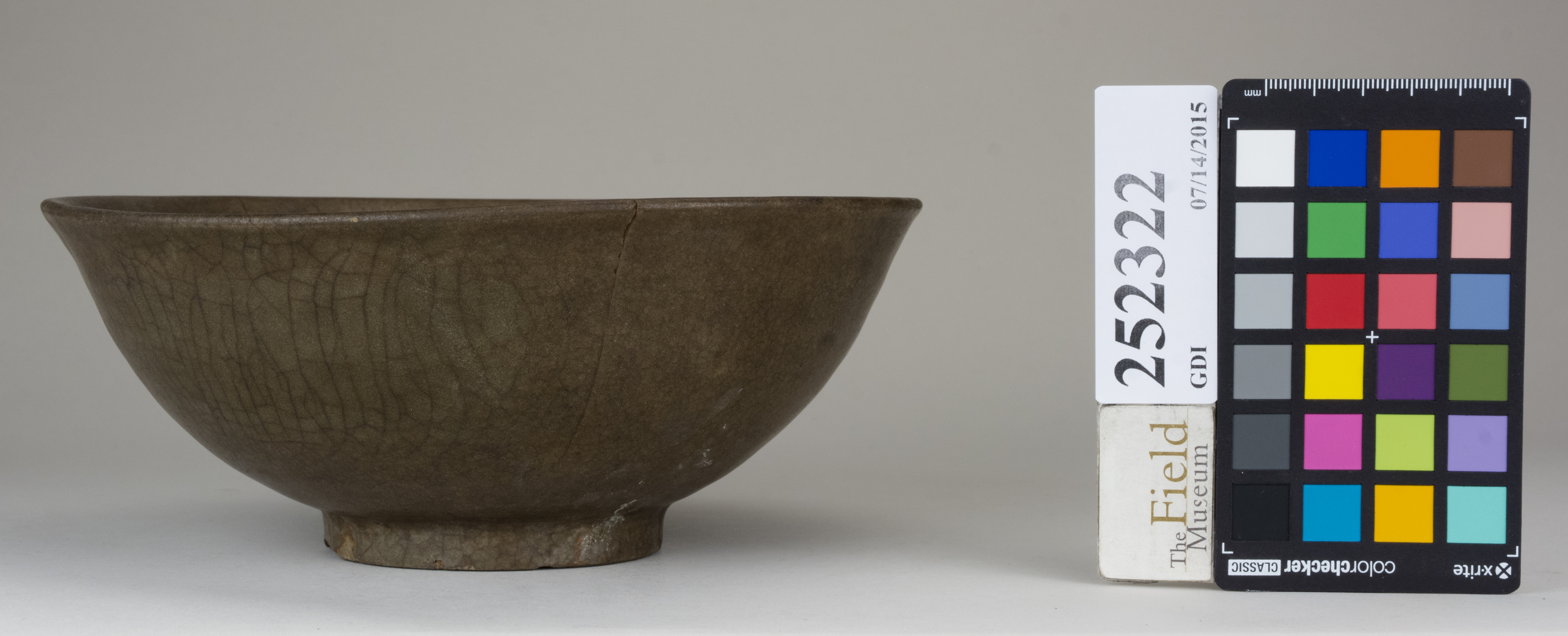 Left (c) Field Museum of Natural History - CC BY-NC 4.0