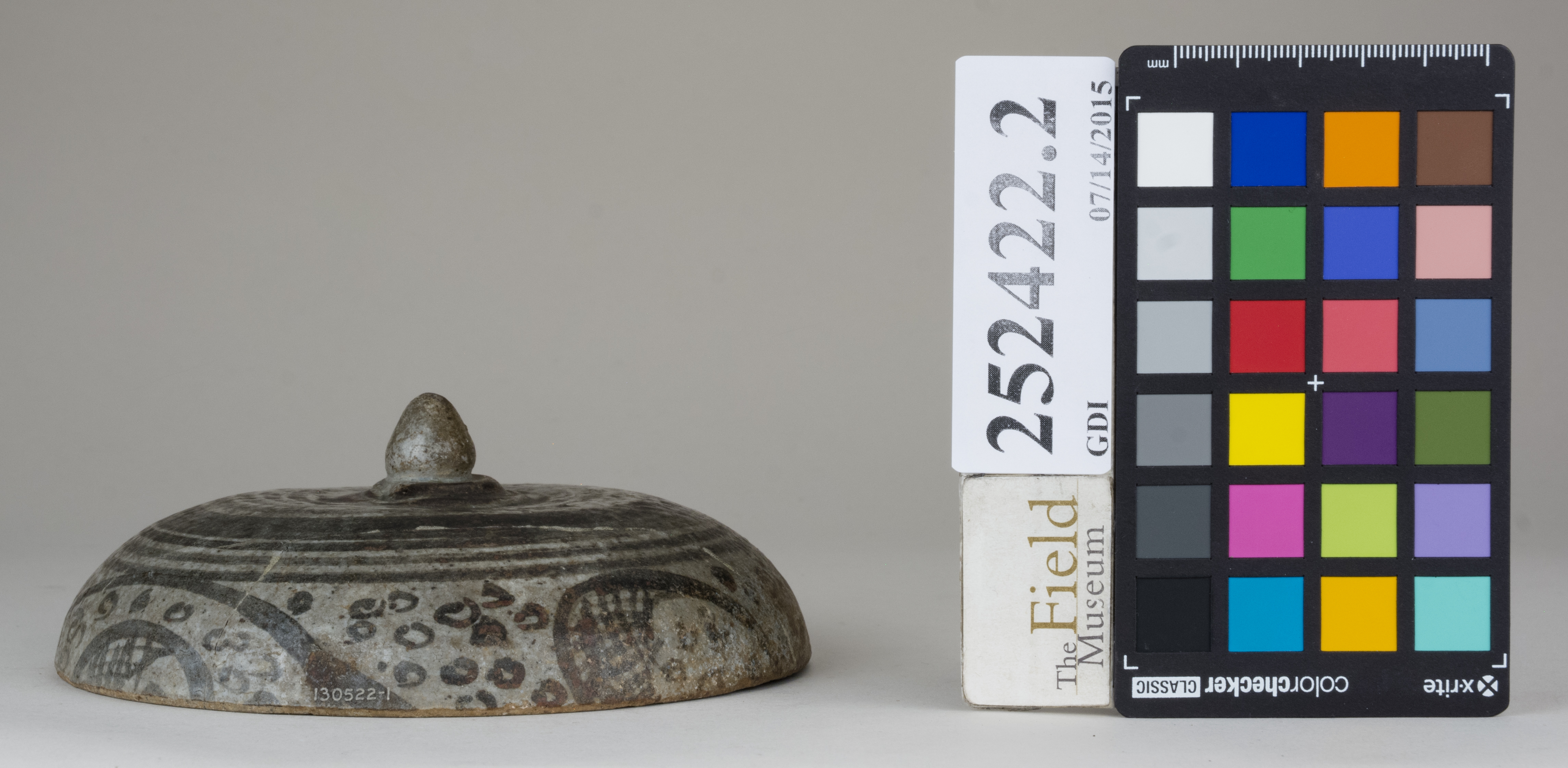 Left (c) Field Museum of Natural History - CC BY-NC 4.0