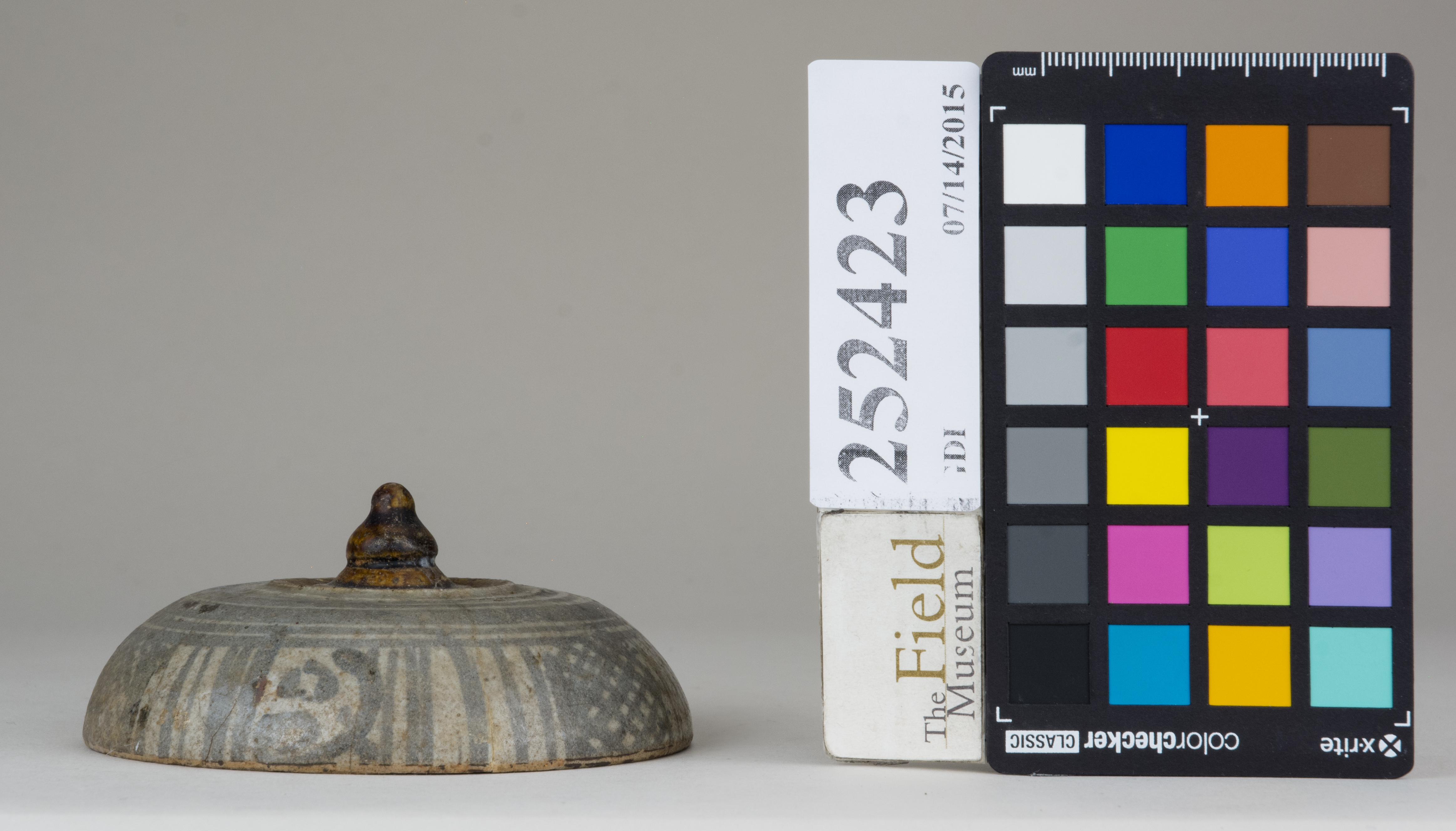 Right (c) Field Museum of Natural History - CC BY-NC 4.0