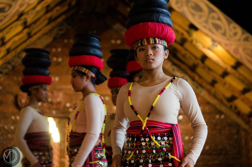 Image depicting the Young Filipino Americans of Pittsburgh (YFAP) dance troupe performing a traditional dance from Northern Luzon during the Digital Co-Curation Team's Kwentuhan 4 event. Selected for use on the homepage of the Philippine Heritage Collections interactive webportal. (c) Field Museum of Natural History - CC BY-NC 4.0
