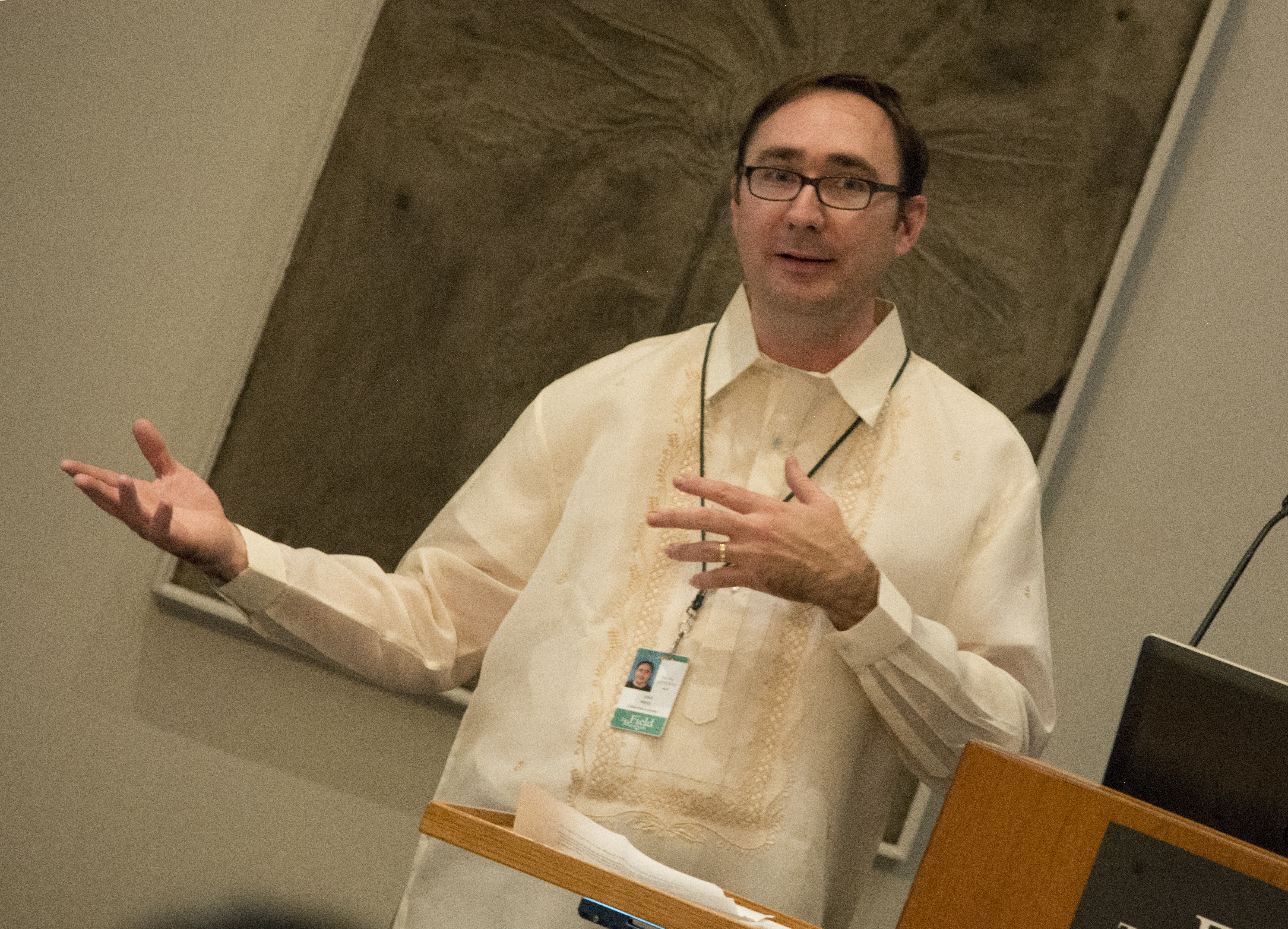 Field Museum staff addressing the audience. (c) Field Museum of Natural History - CC BY-NC 4.0