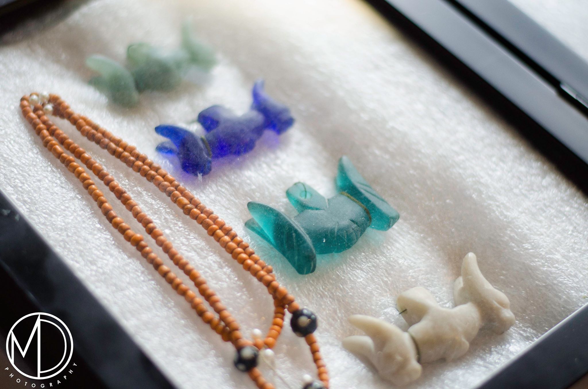 Close up of pieces brought by Laurence Tumpang from his personal collection of Southeast Asian objects, including objects from the Philippines. (c) Field Museum of Natural History - CC BY-NC 4.0